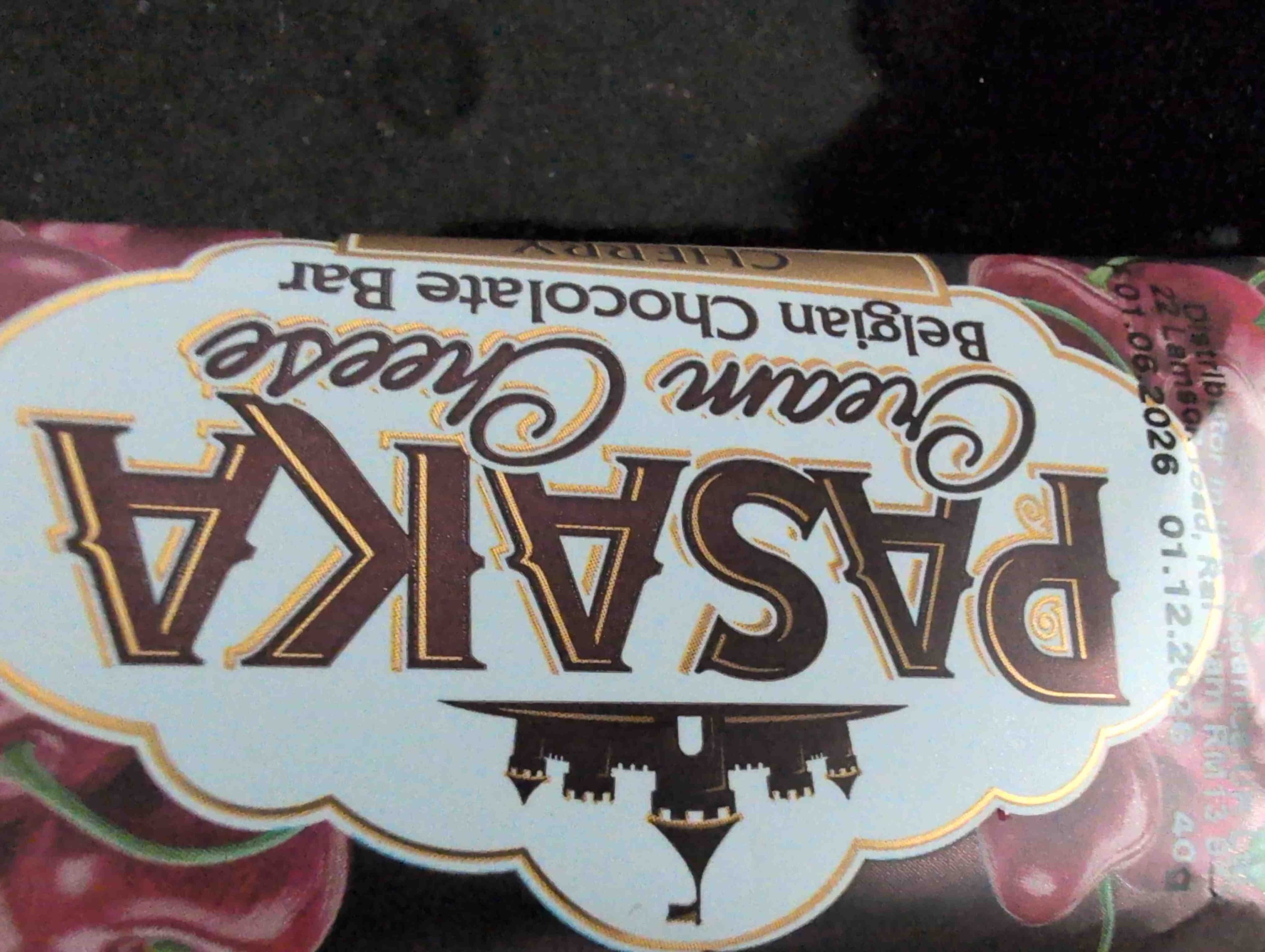Pasaka Cream cheese chocolate bar packshot