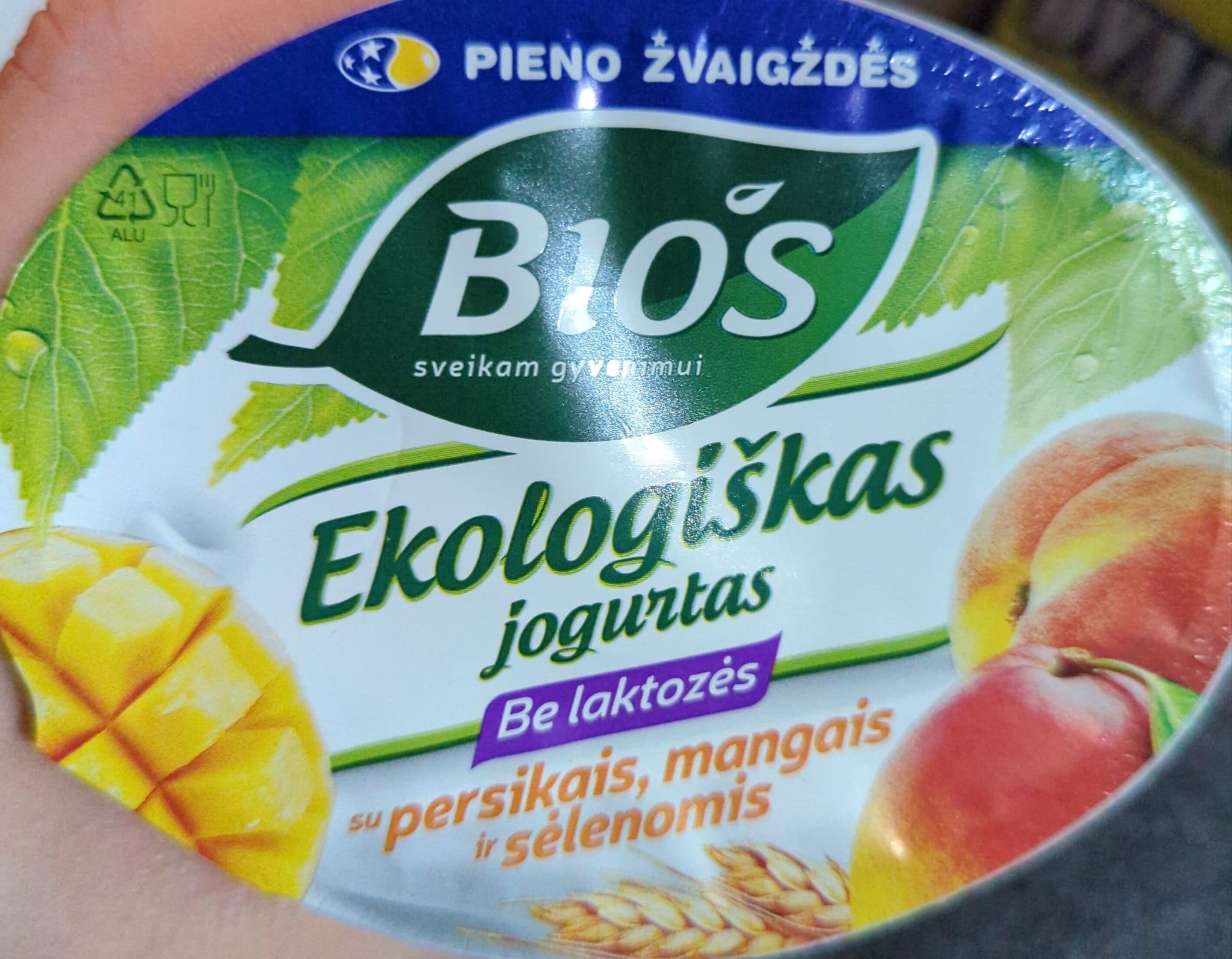 pieno žvaigždės ekologiškas jogurtas su persikais mangais ir sėlenomis packshot
