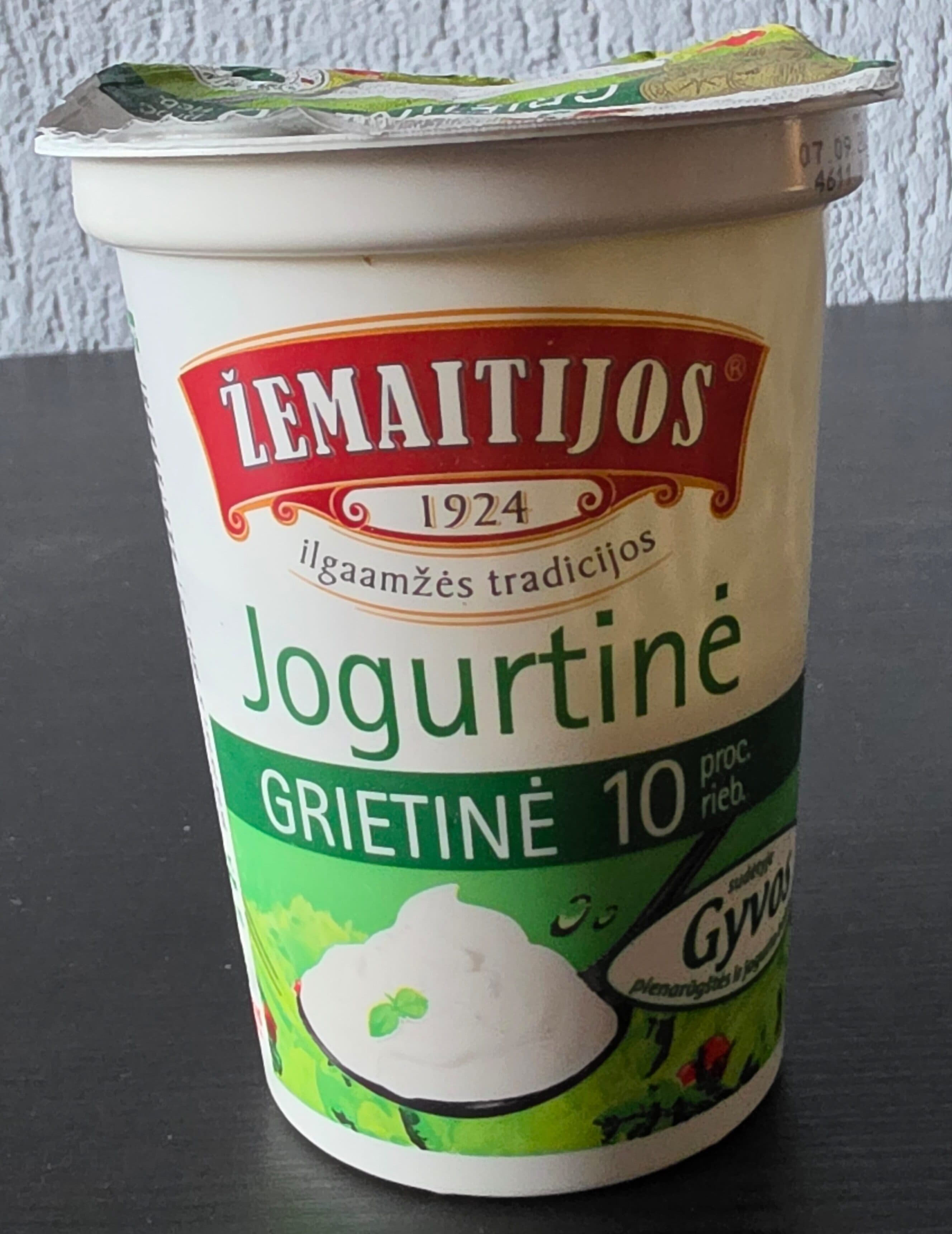 Žemaitijos pienas Yogurt sour cream 10 % packshot