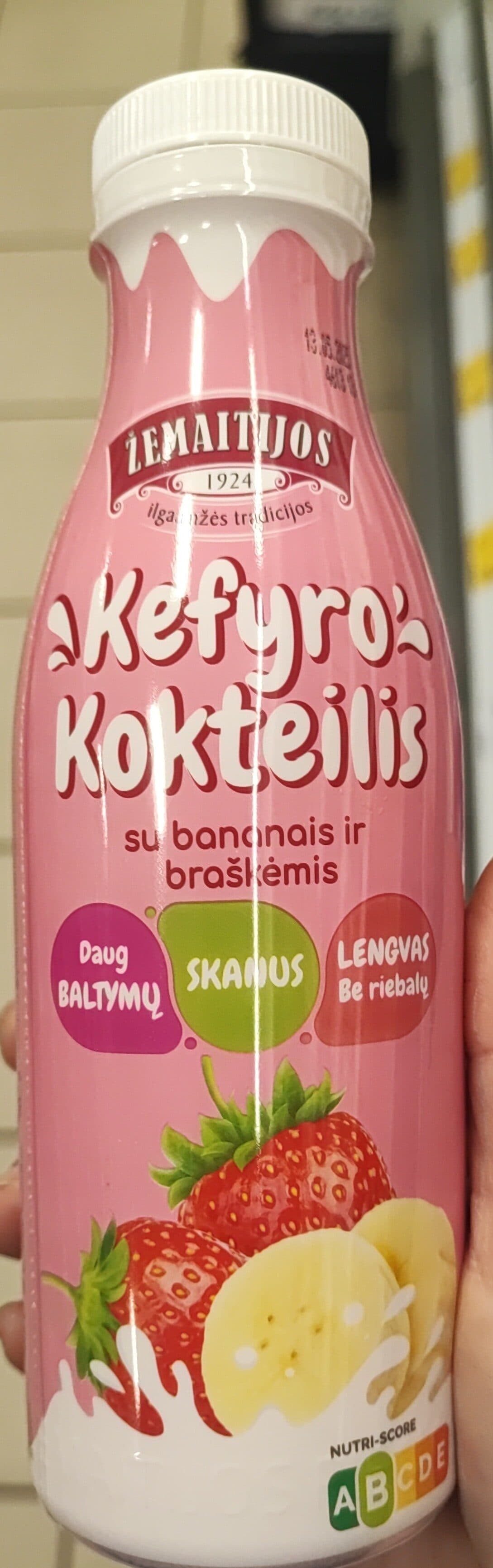 Žemaitijos Kefyro kokteilis su bananais ir braškėmis packshot