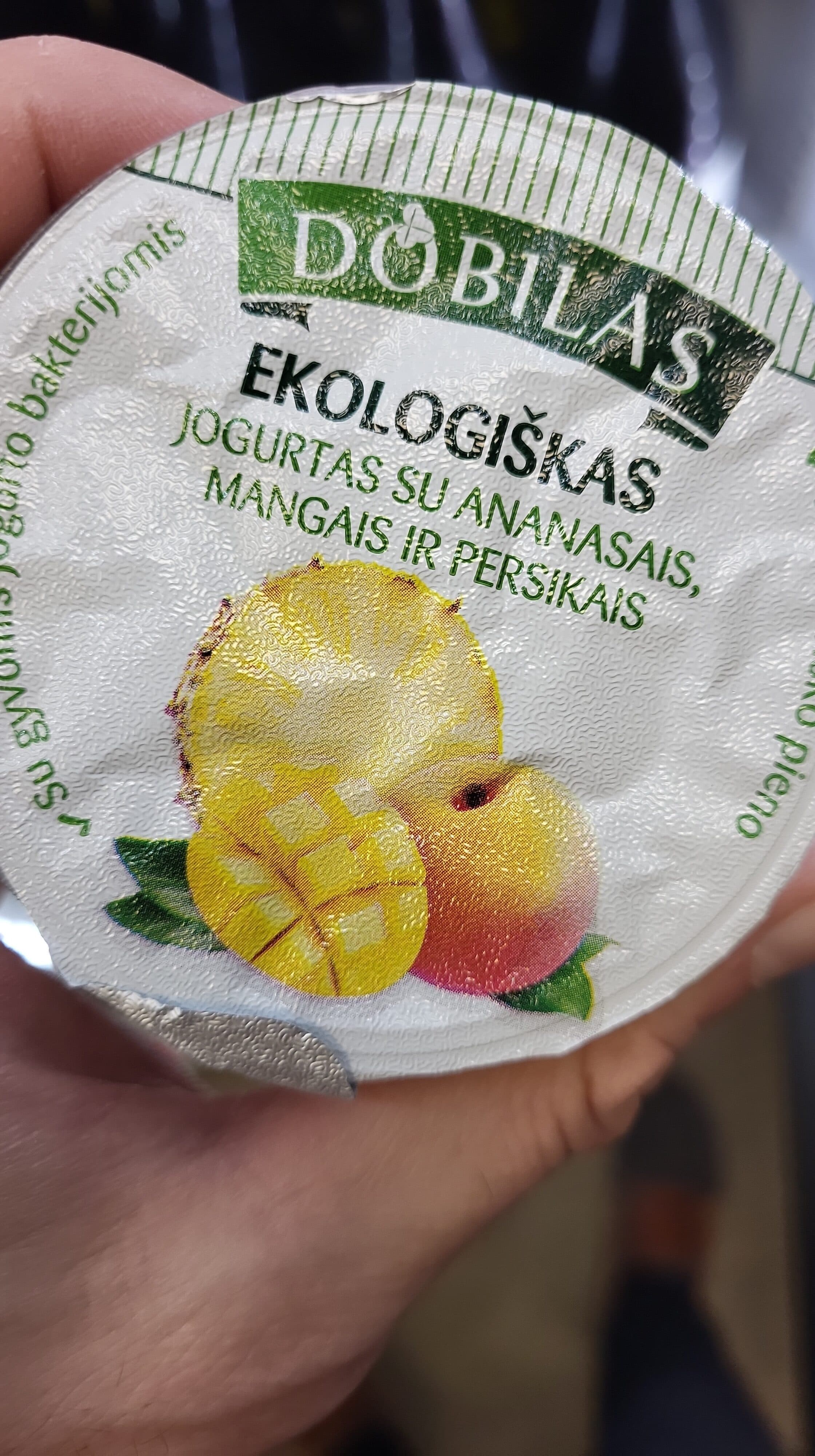 Dobilas Jogurtas su ananasais, mangais ir persikais packshot