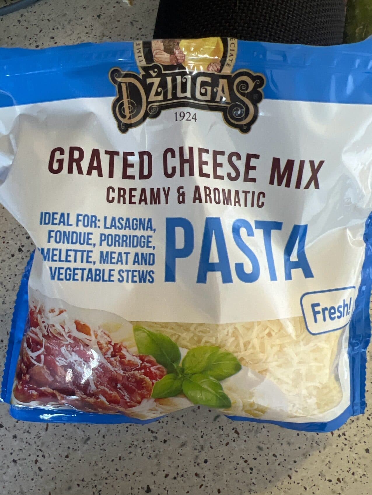 Dziugas Grated Cheese Mix packshot