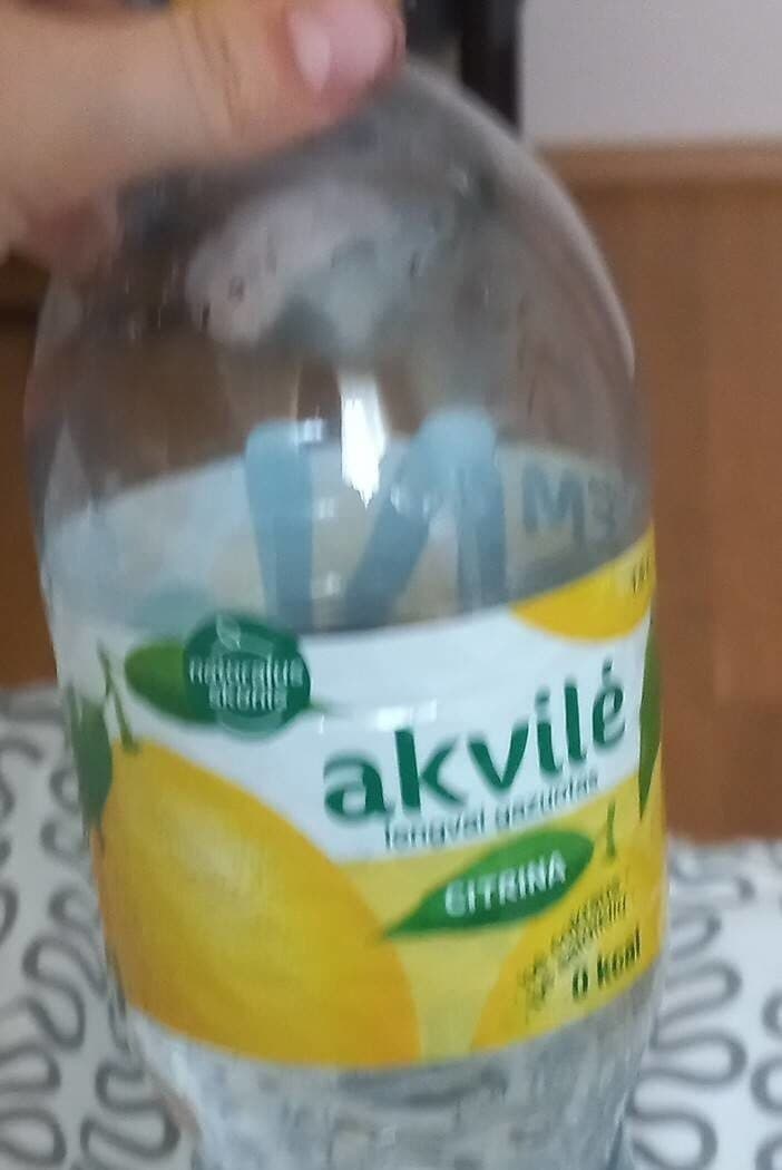 Akvilė Lengvai gazuotas packshot