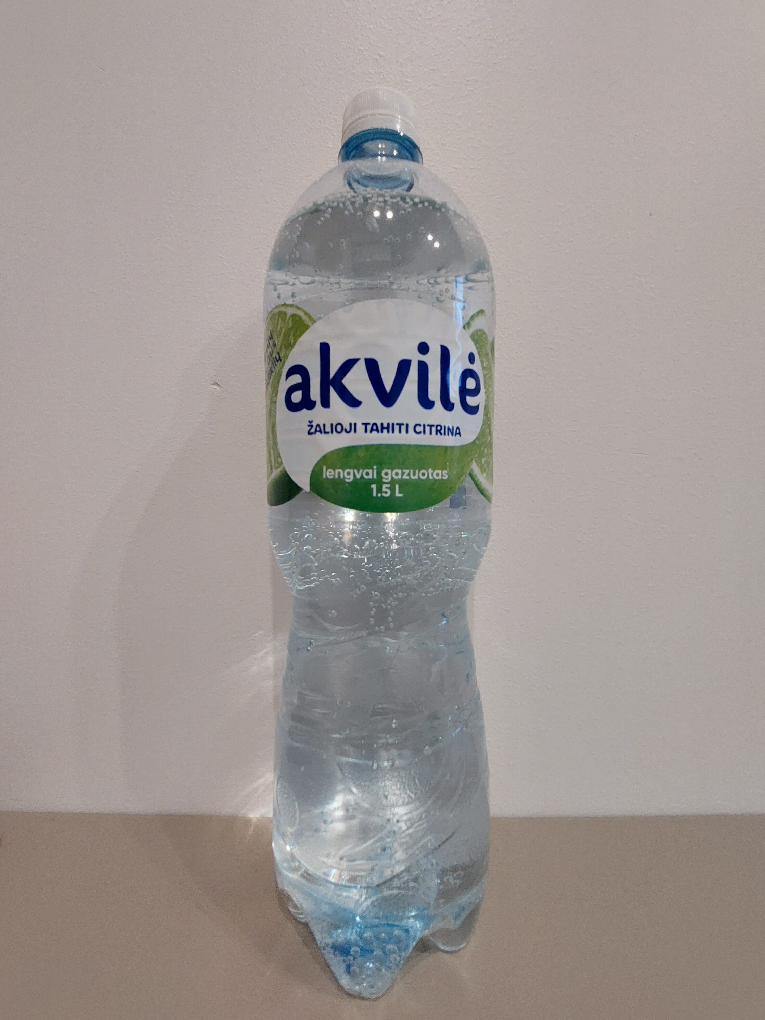 Akvilė Lightly carbonated Tahitian-style lime-flavored table water packshot