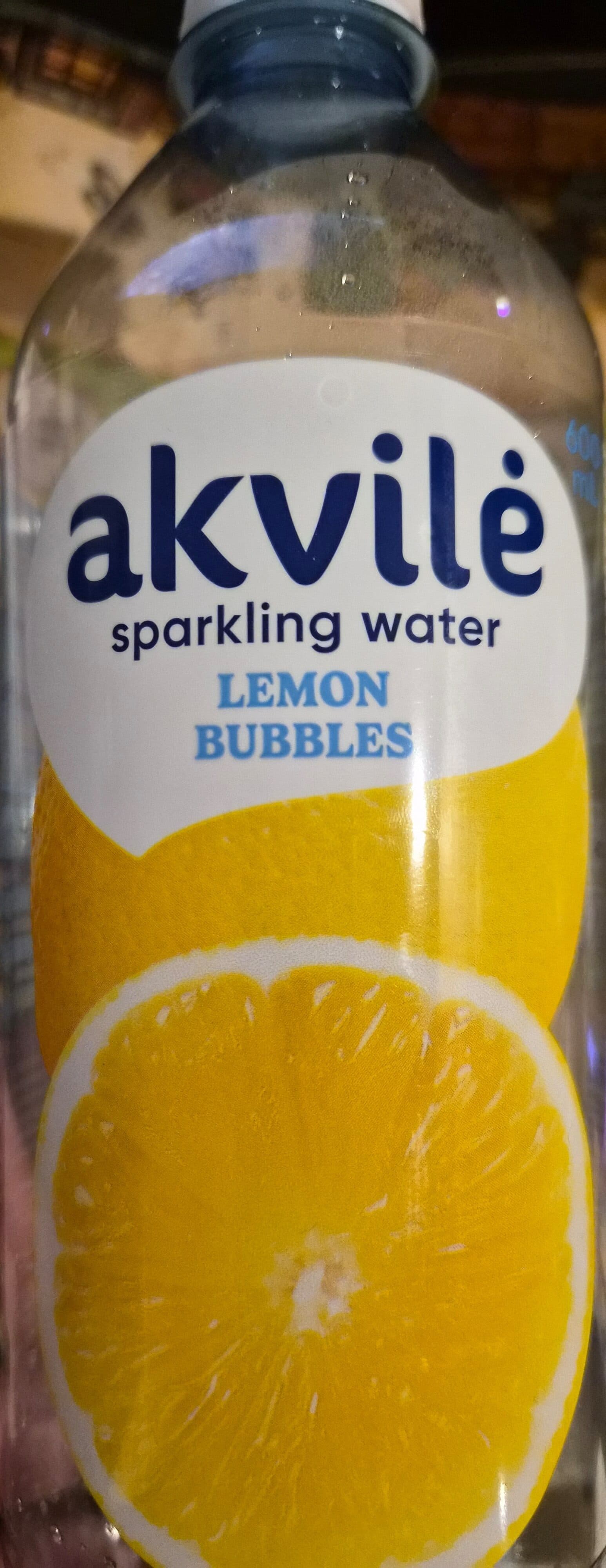 Akvilė ,,Akvilė" lengvai gazuotas, natūralus citrinų skonio stalo vanduo packshot