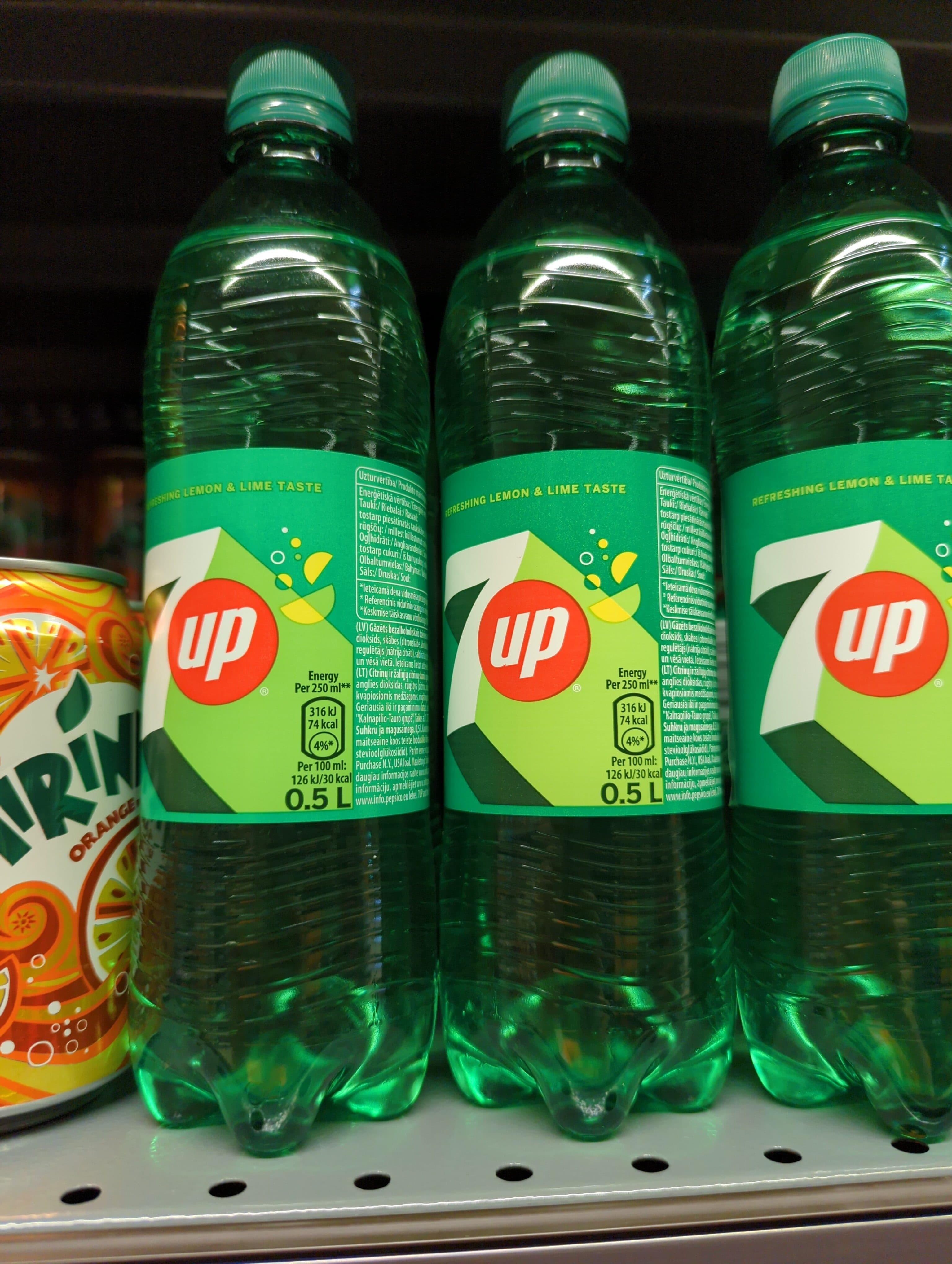 7up 7UP packshot