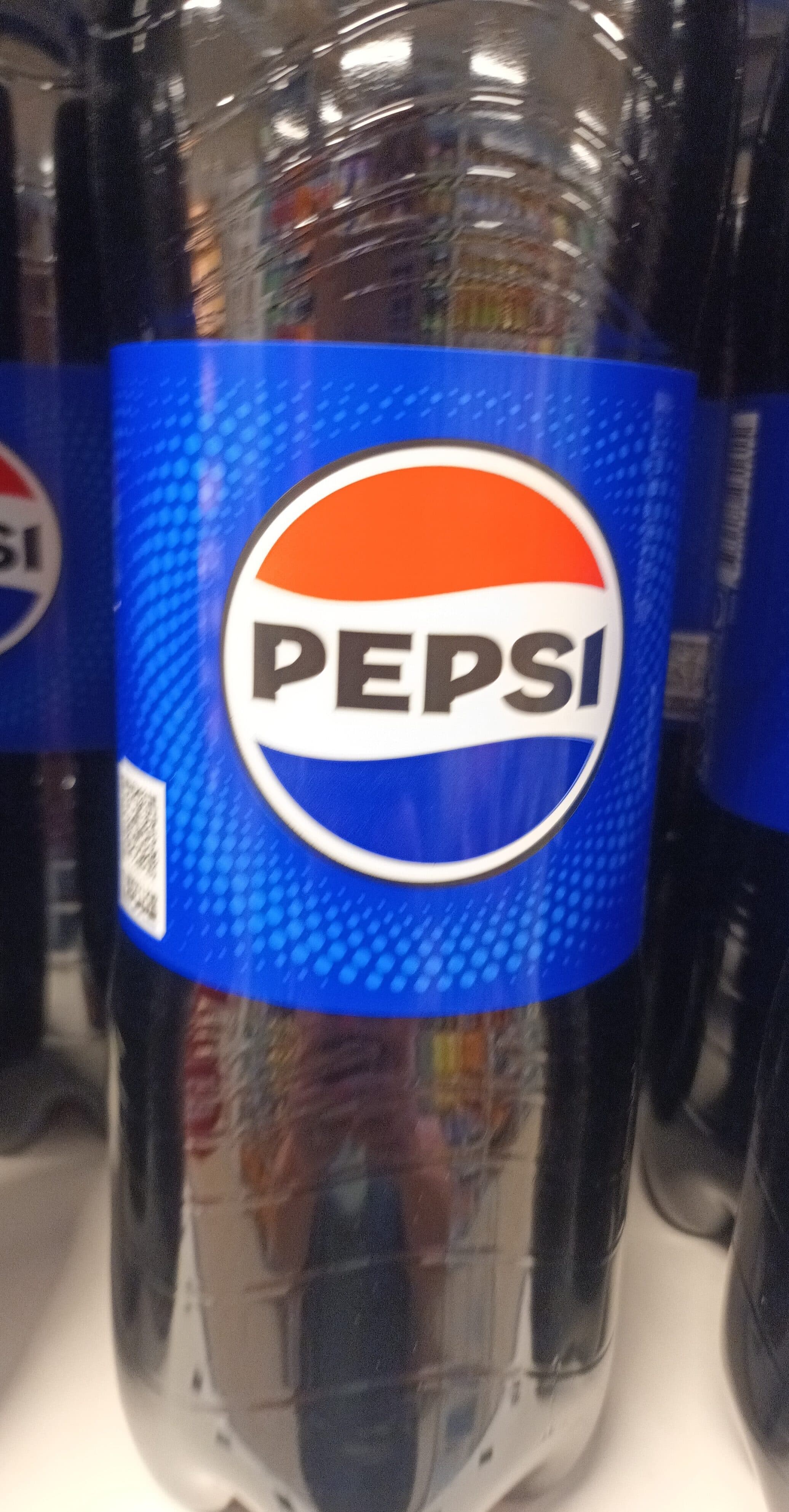 PepsiCo Inc. Carbonated aromatic drink with sugar and sweeteners packshot