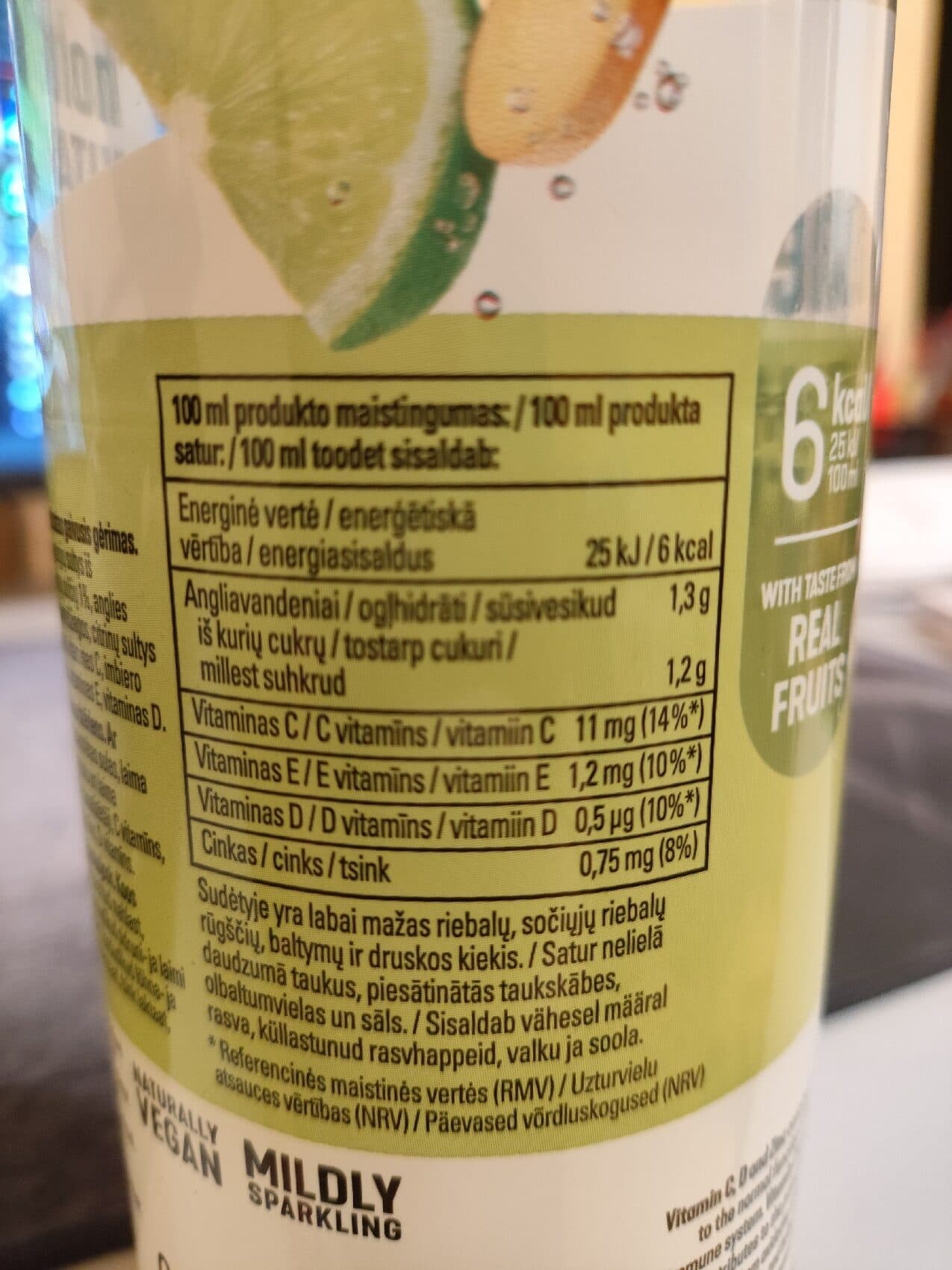 hohesC Vitamin Water packshot