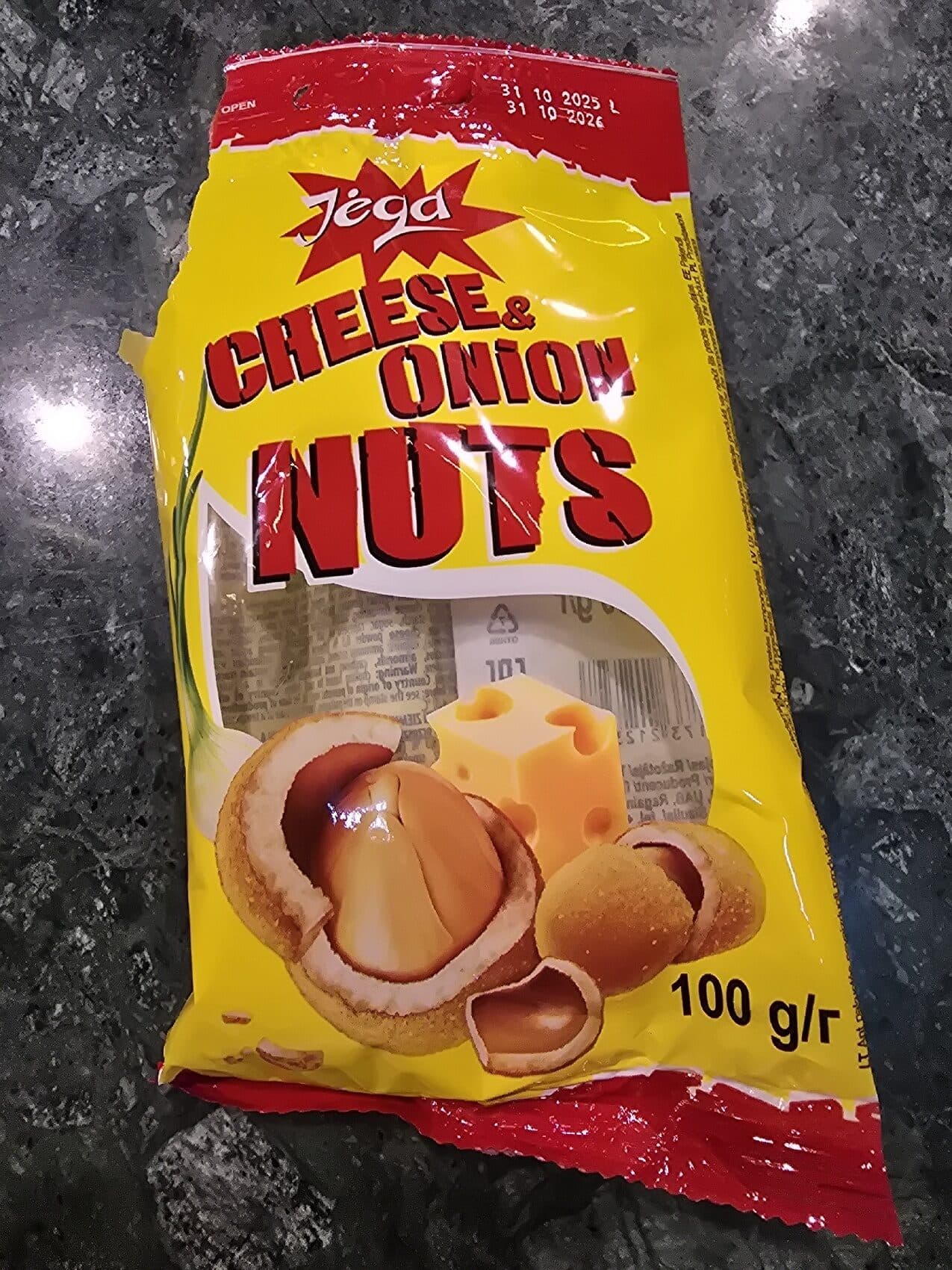 Jega Cheese Onion Nuts packshot