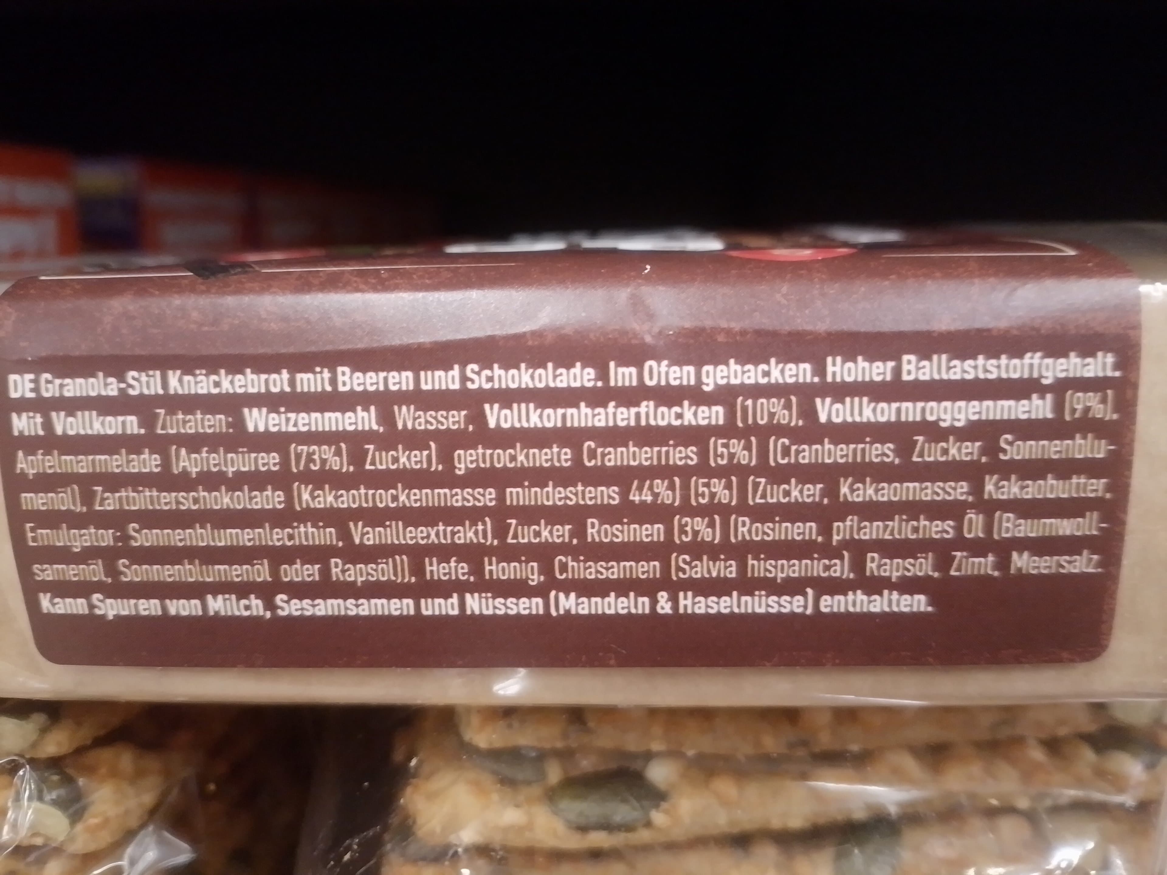 Danvita Danvita Crisp Bread - berries and chocolate packshot