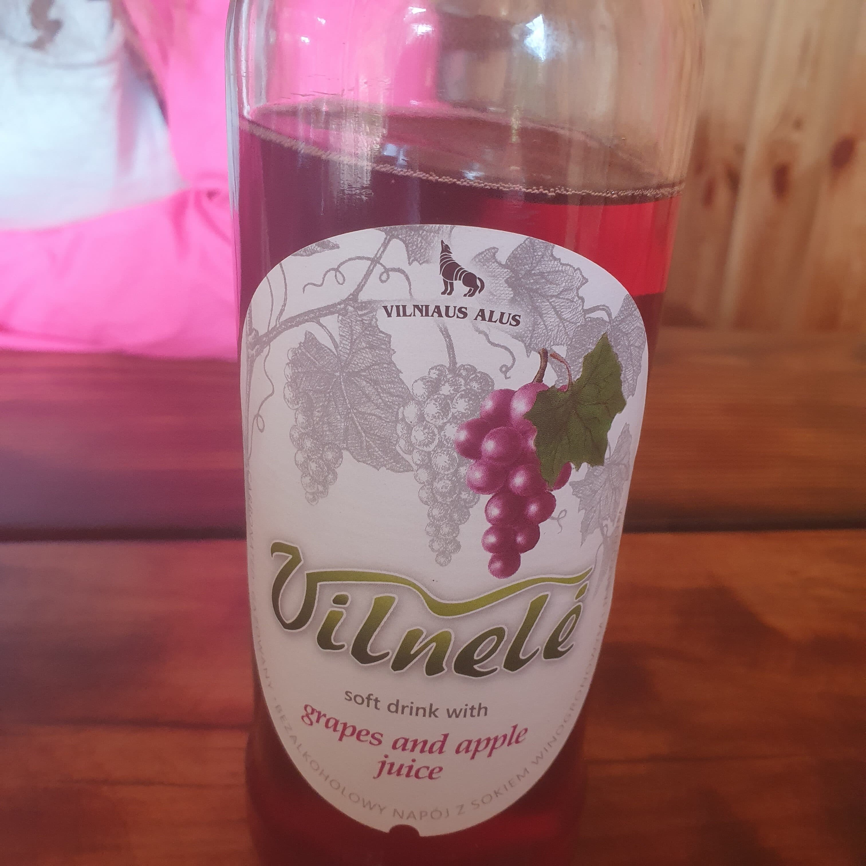 Vilnele - grapes and apple juice packshot