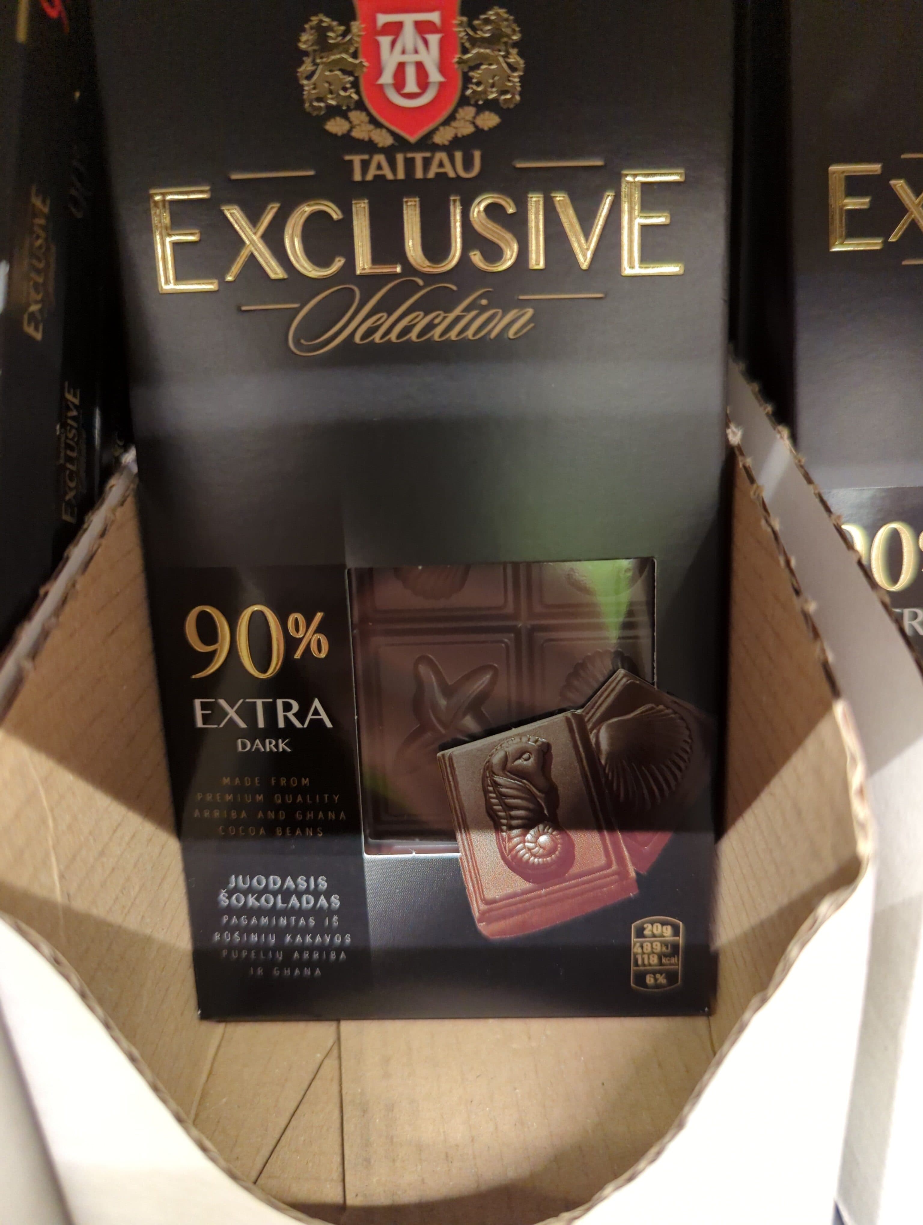 taitau Exclusive selection chocolate, extra dark packshot