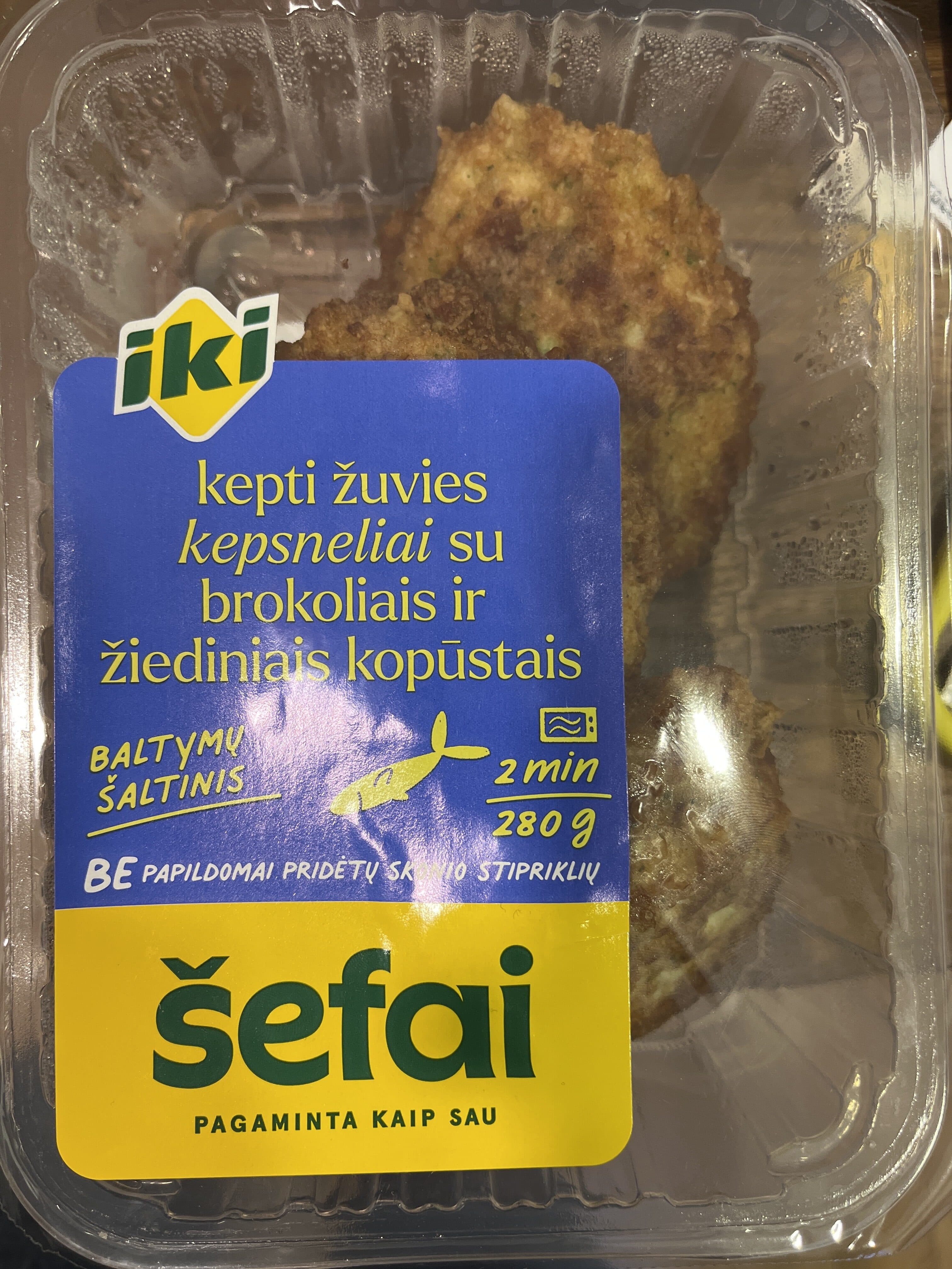 IKI Baked fish steaks with broccoli and cauliflower packshot