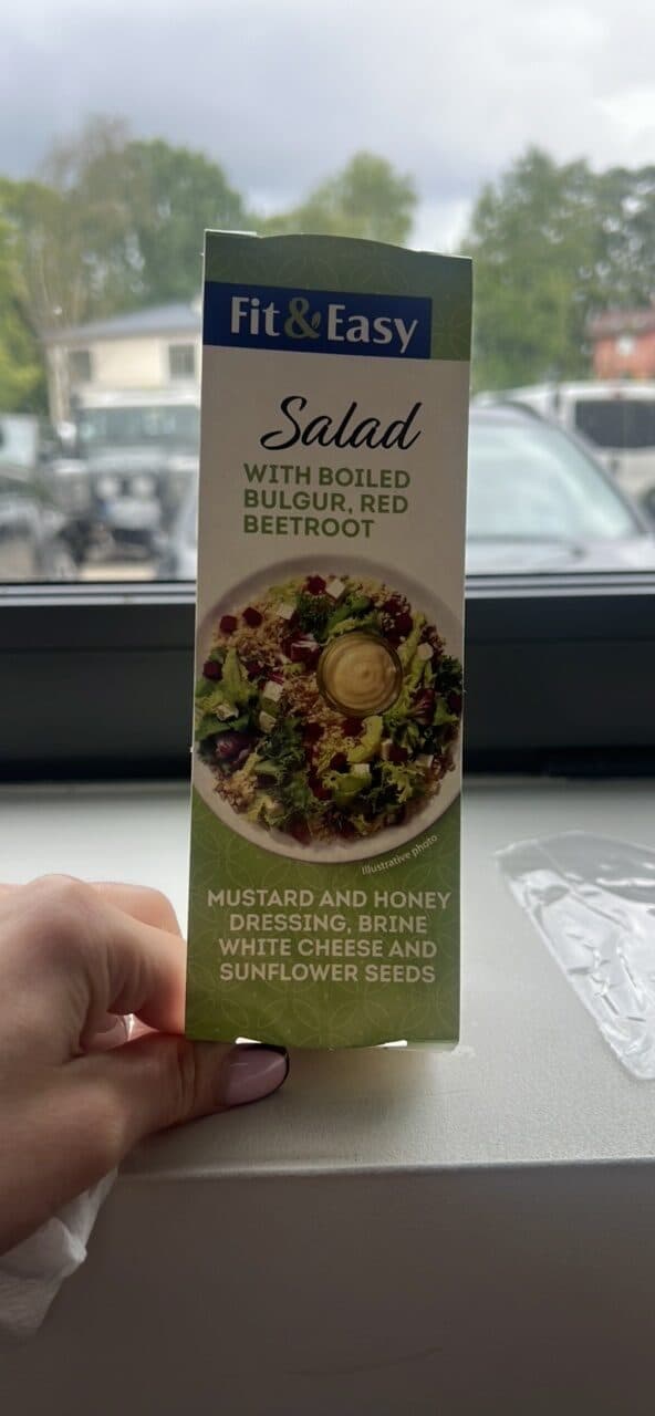 Fit & Easy Salad with boiled bulgur, red beetroot packshot