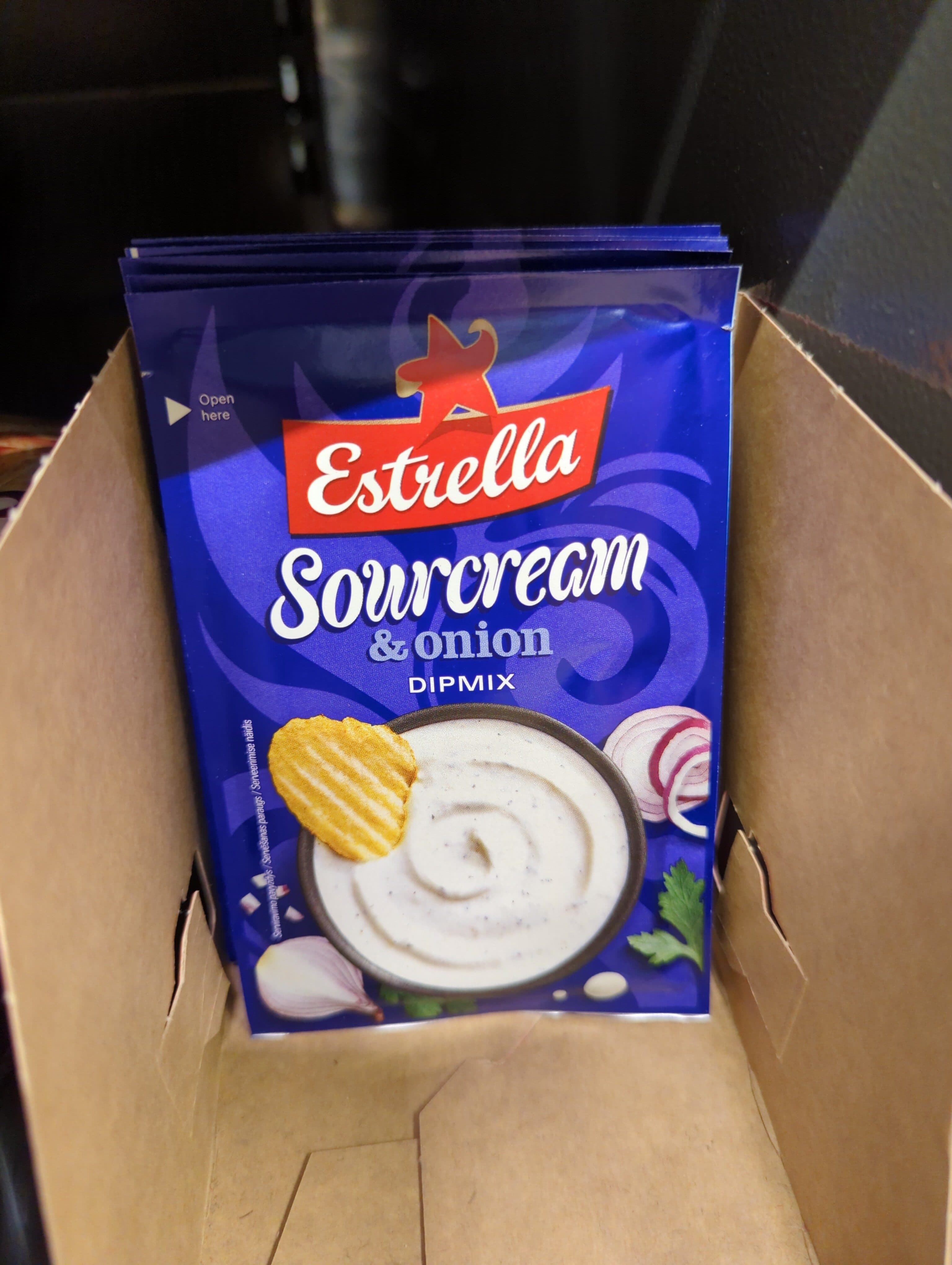 Estrella Sourcream & onion dipmix packshot