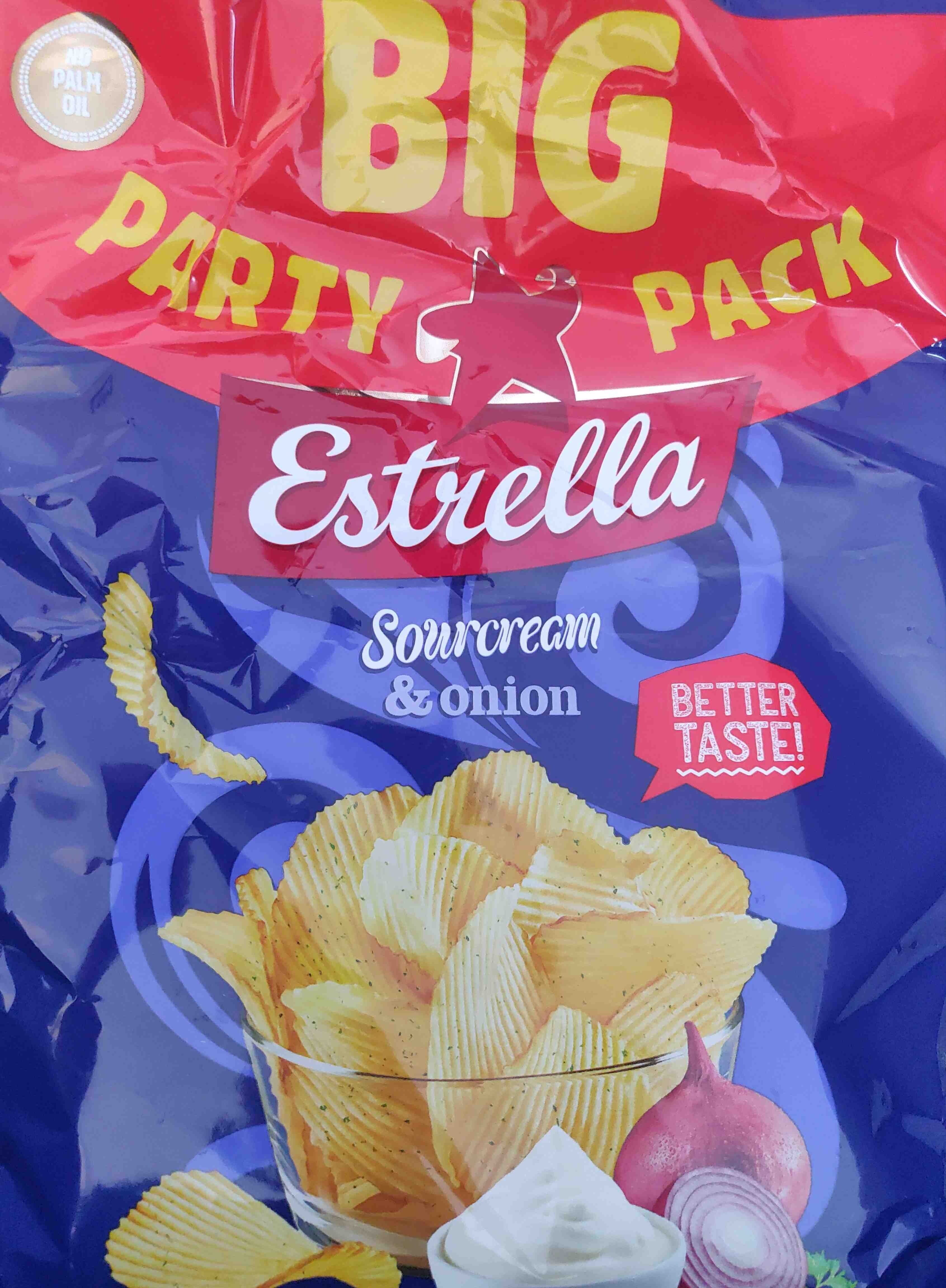 Estrella Crinkle cut potato chips with the taste of sourcream and onion packshot