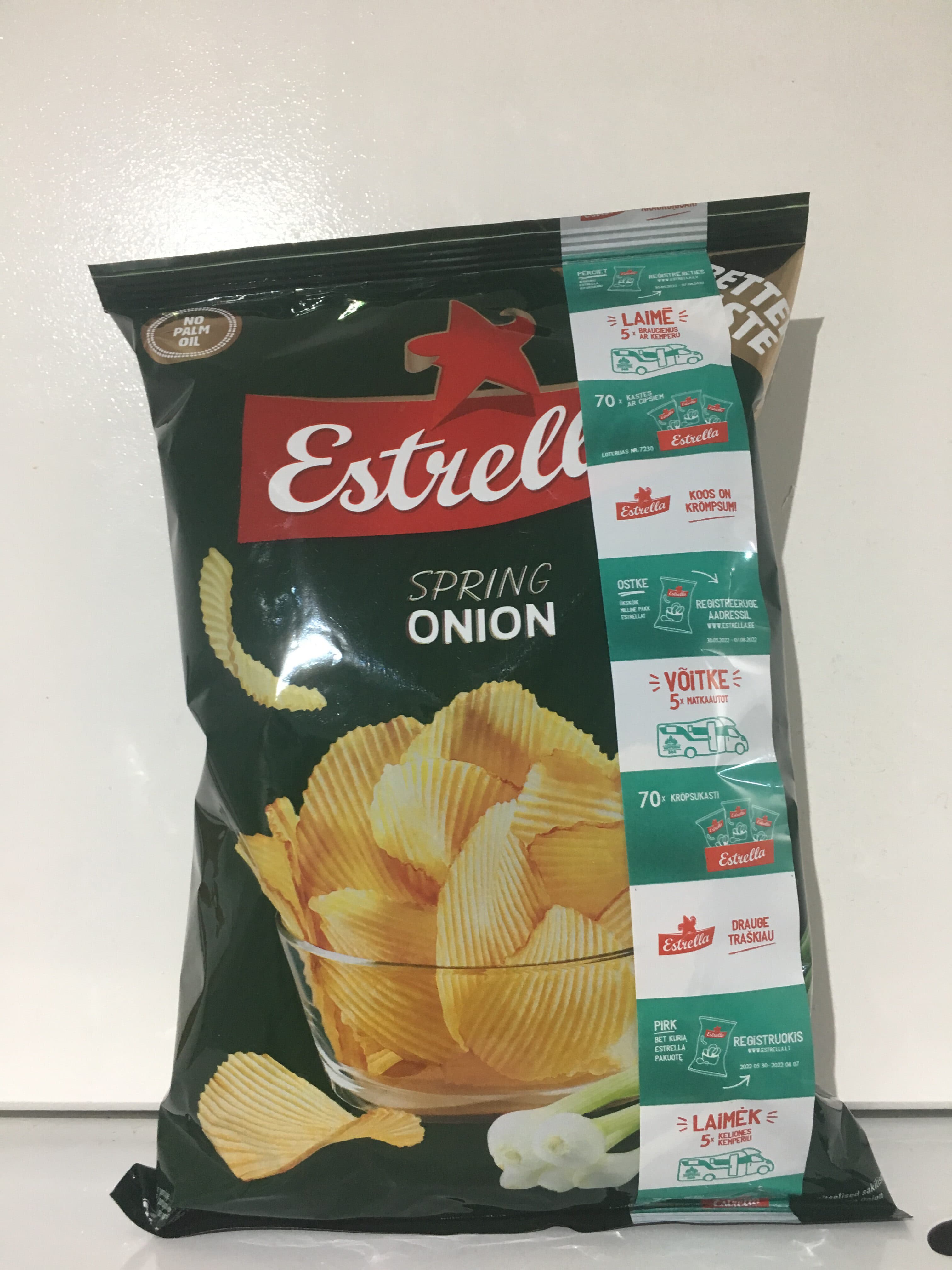 Estrella Crisps packshot