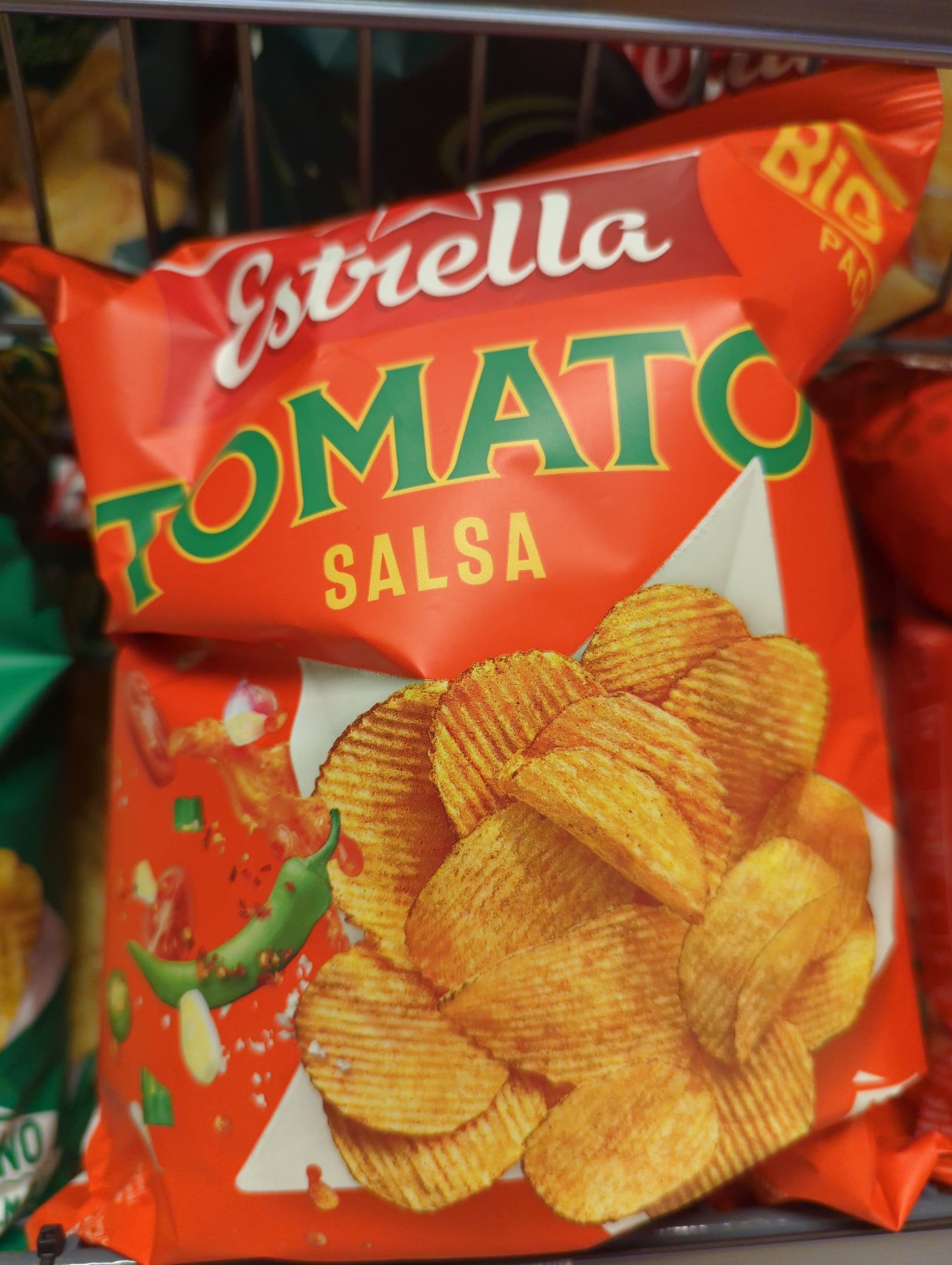 estrella tomato salsa crisps packshot