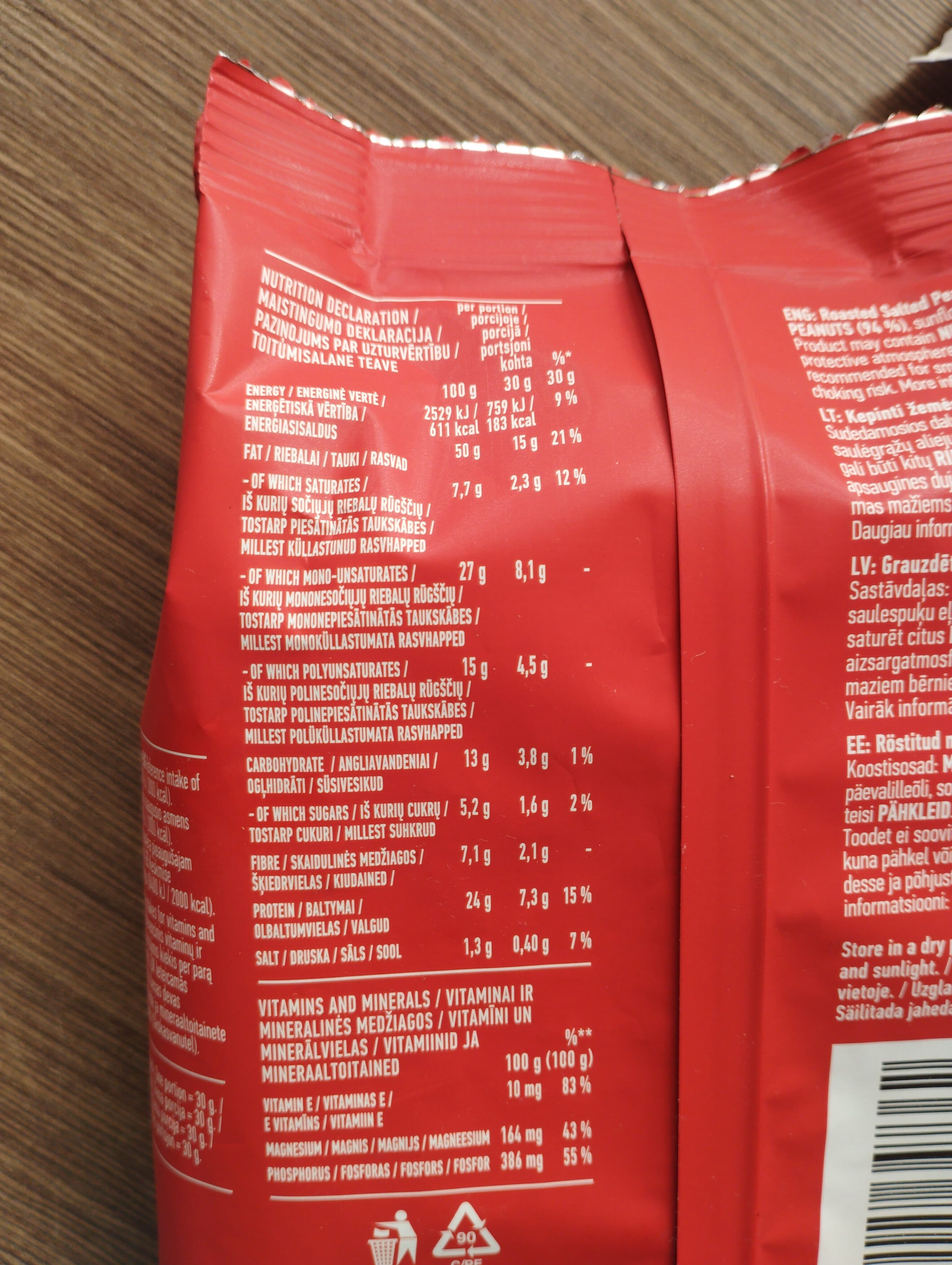 Estrela Salted peanuts packshot