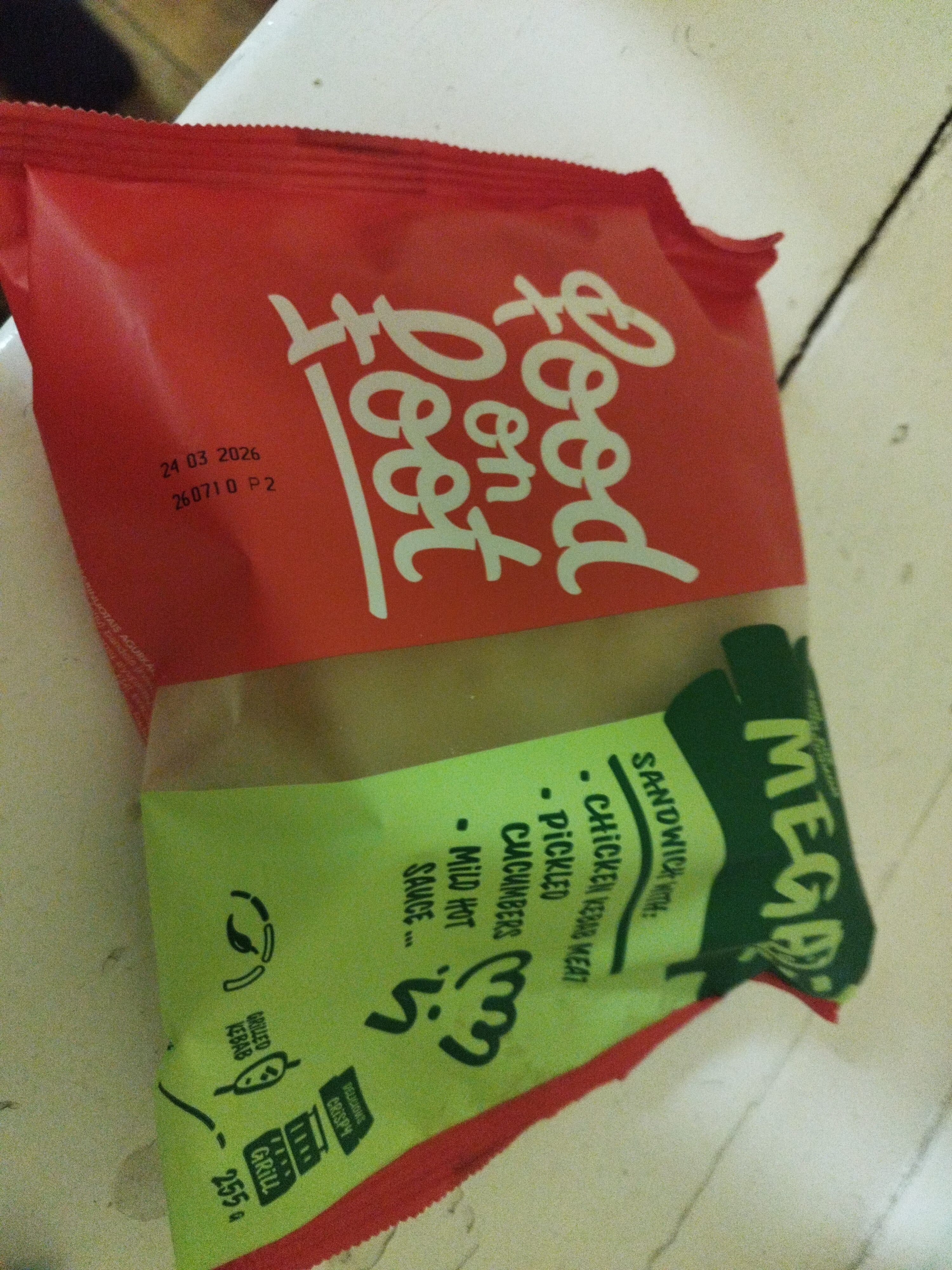 Mantinga Food on foot sandwich (chicken kebab meat) packshot