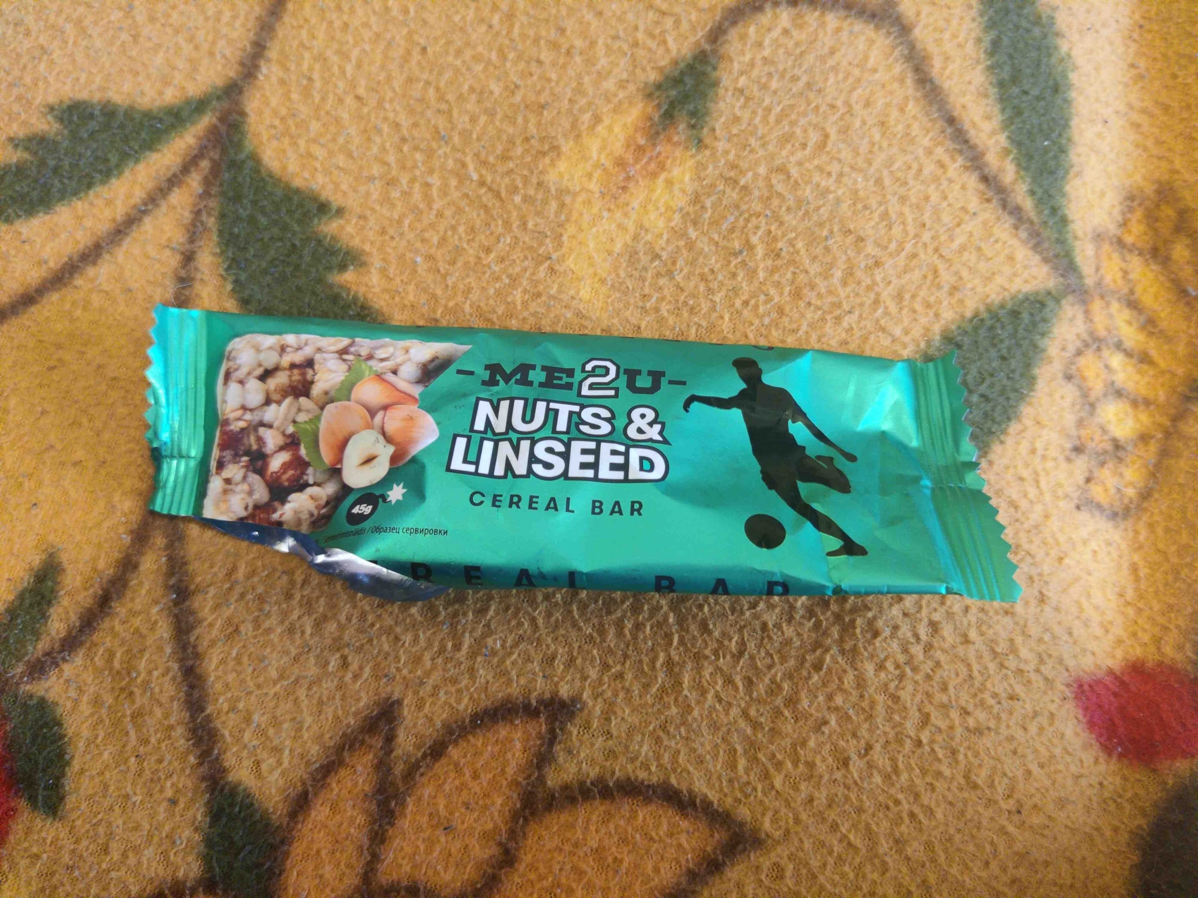 Me2U Nuts & Linseed Cereal Bar packshot