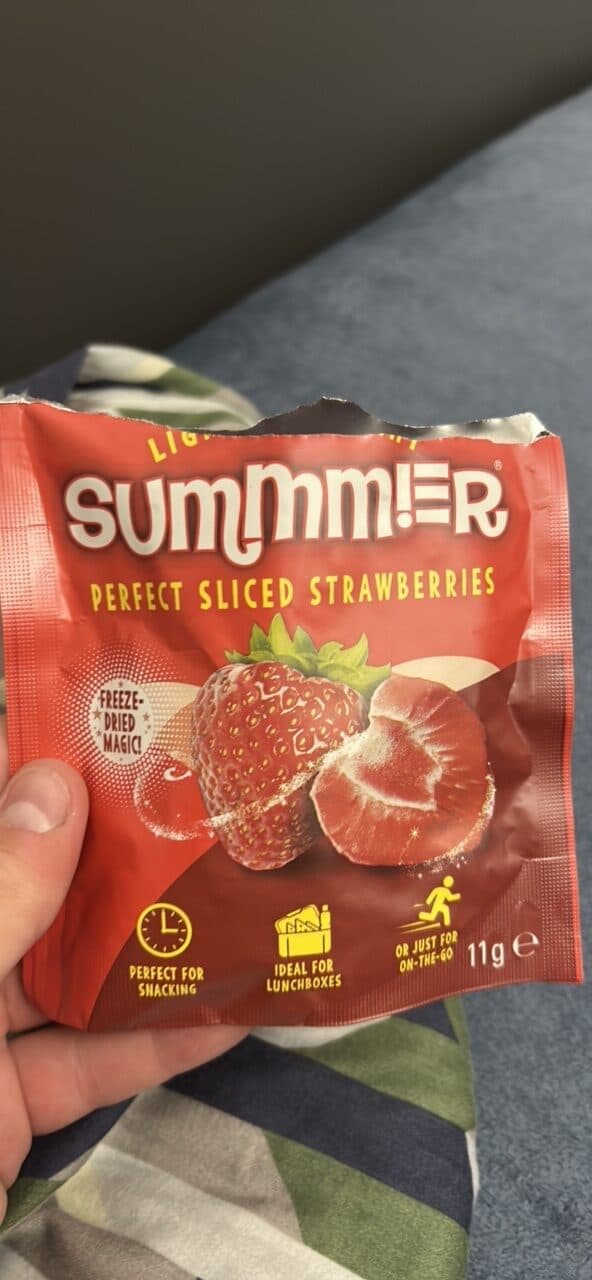 Summmer Perfect Sliced Strawberries packshot