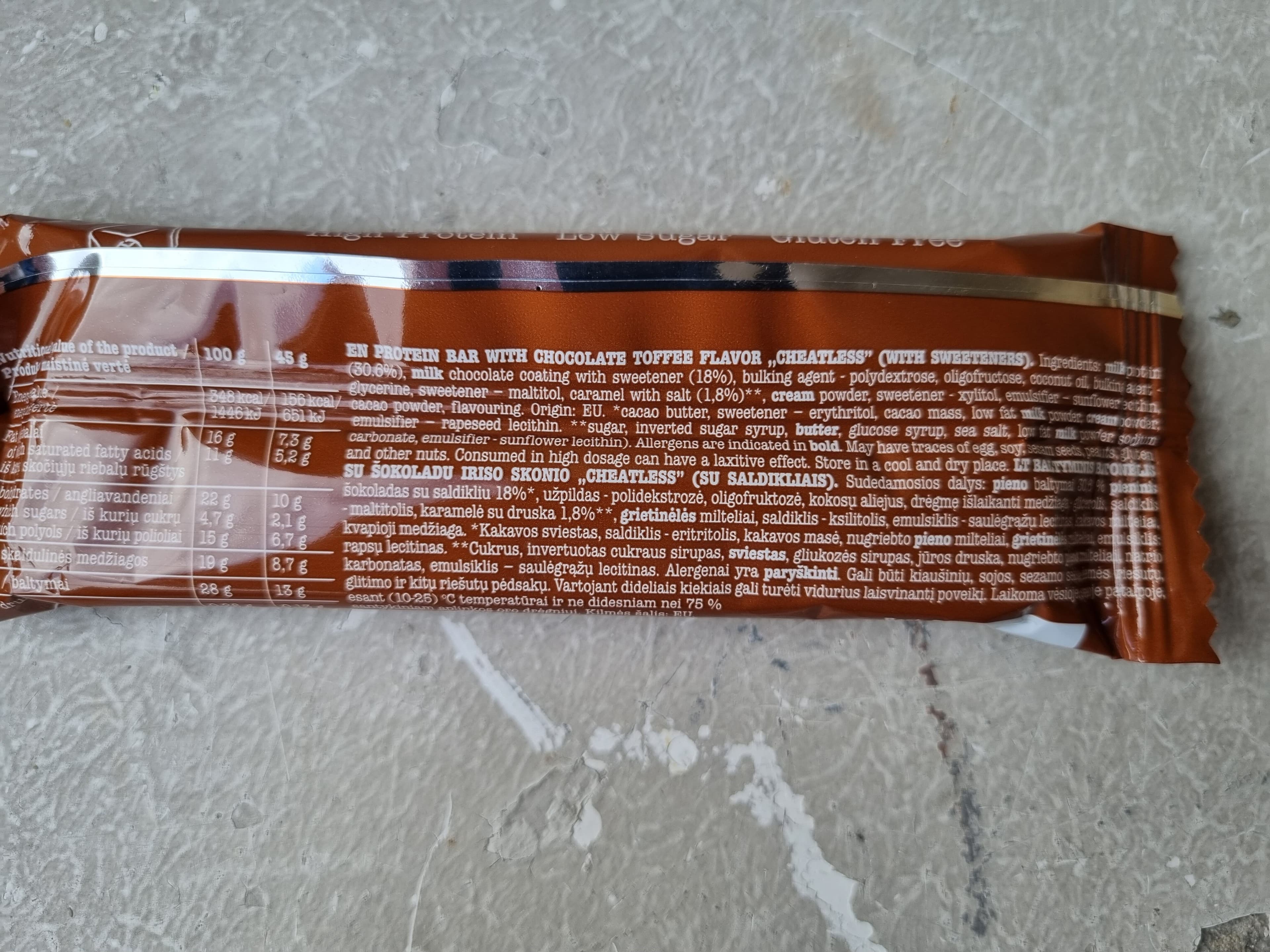 Cheatless Cheatless protein bar (chocolate toffee) packshot