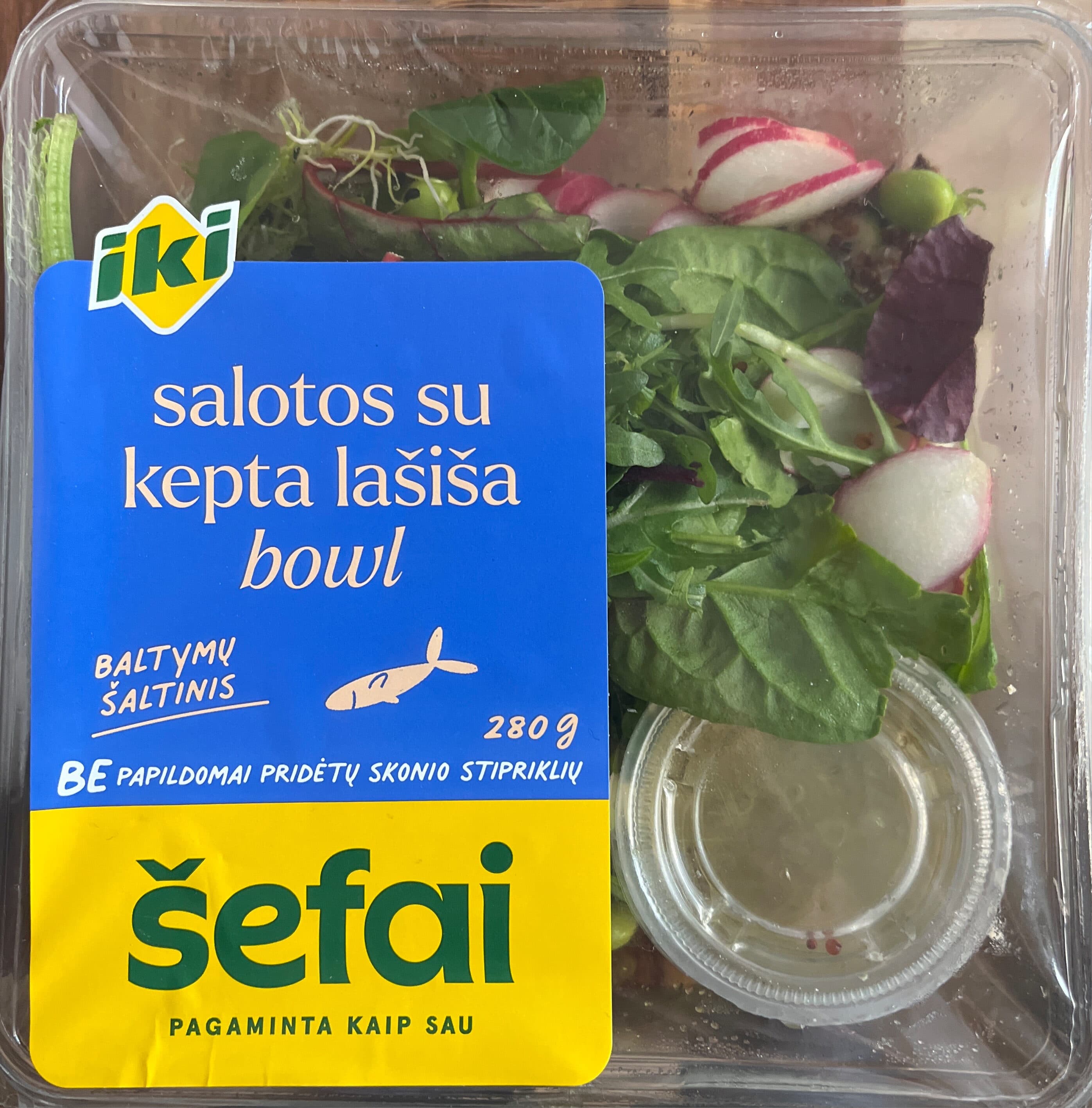 IKI Salad with grilled salmon bowl packshot