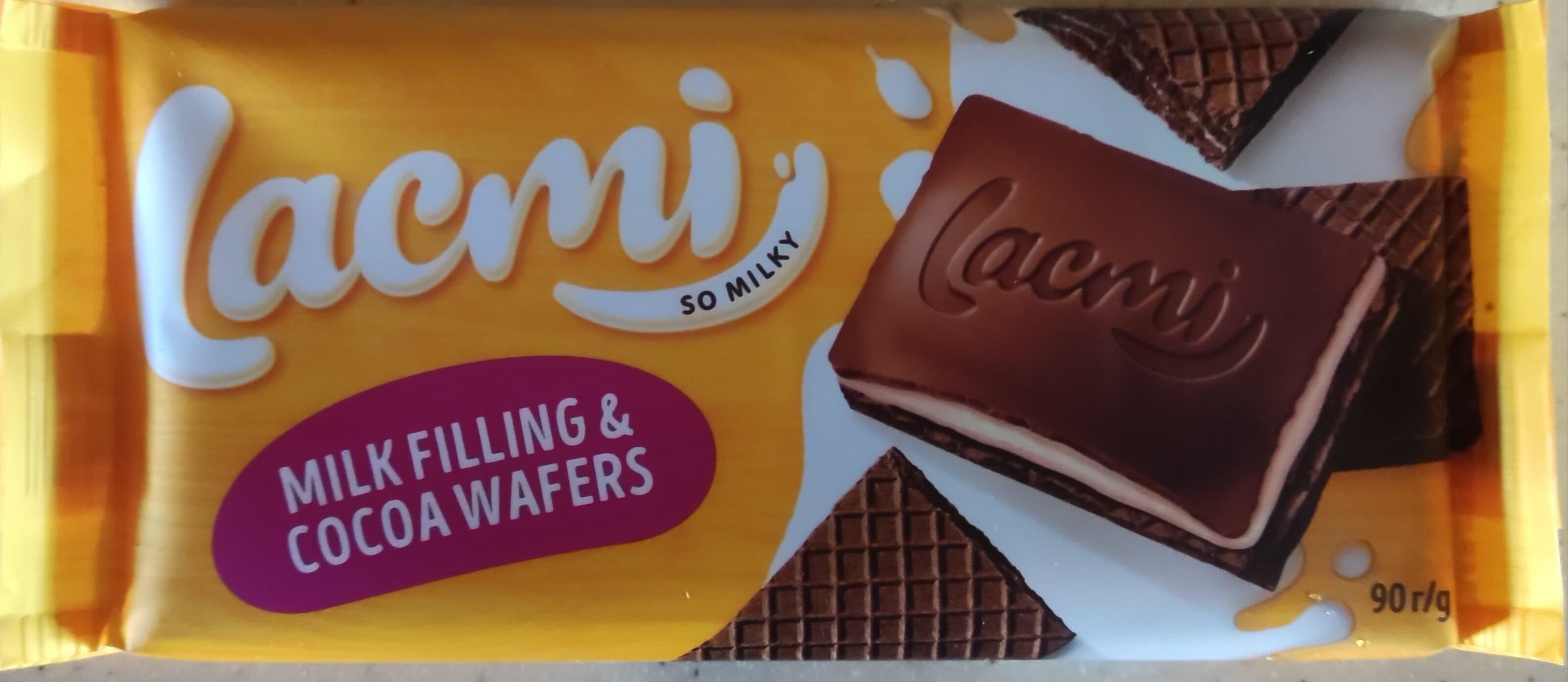 Lacmi Pieniškas šokoladas "Lacmi Milk Filling & Cocoa Wafers", su pieniniu įdaru ir vafliais packshot
