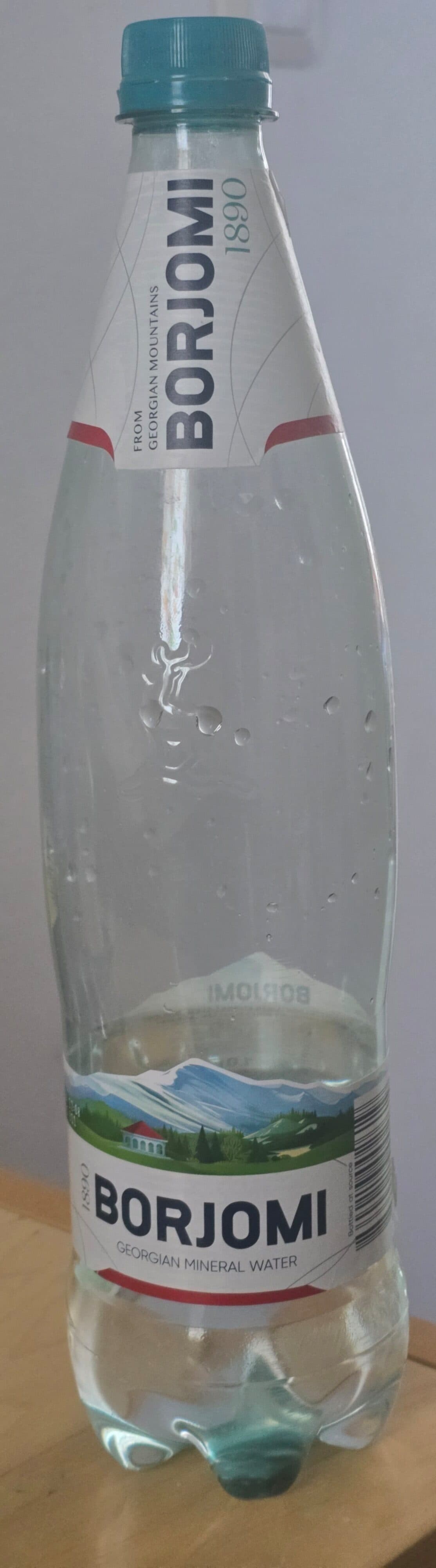 Borjomi product packshot
