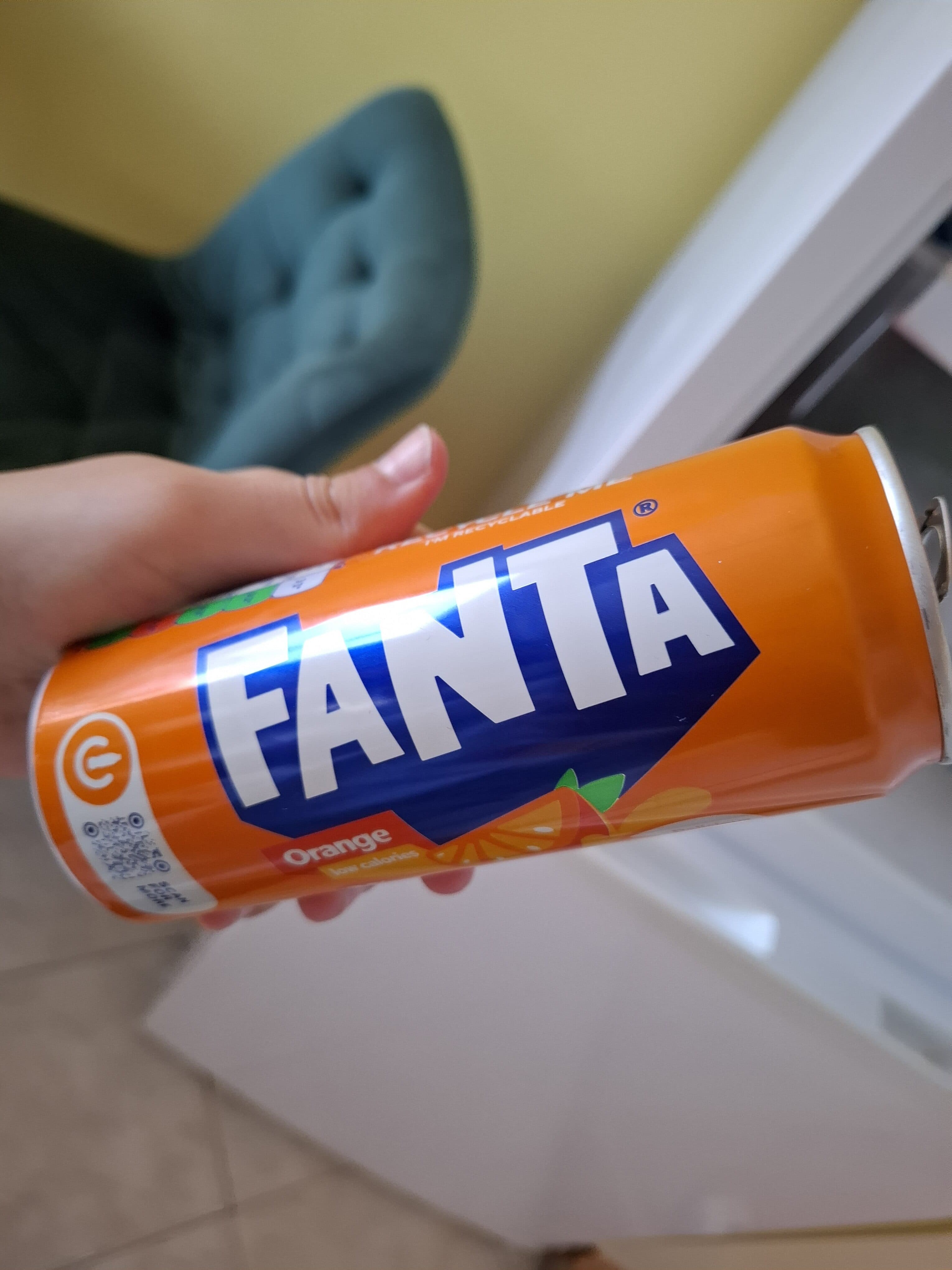 Fanta product packshot