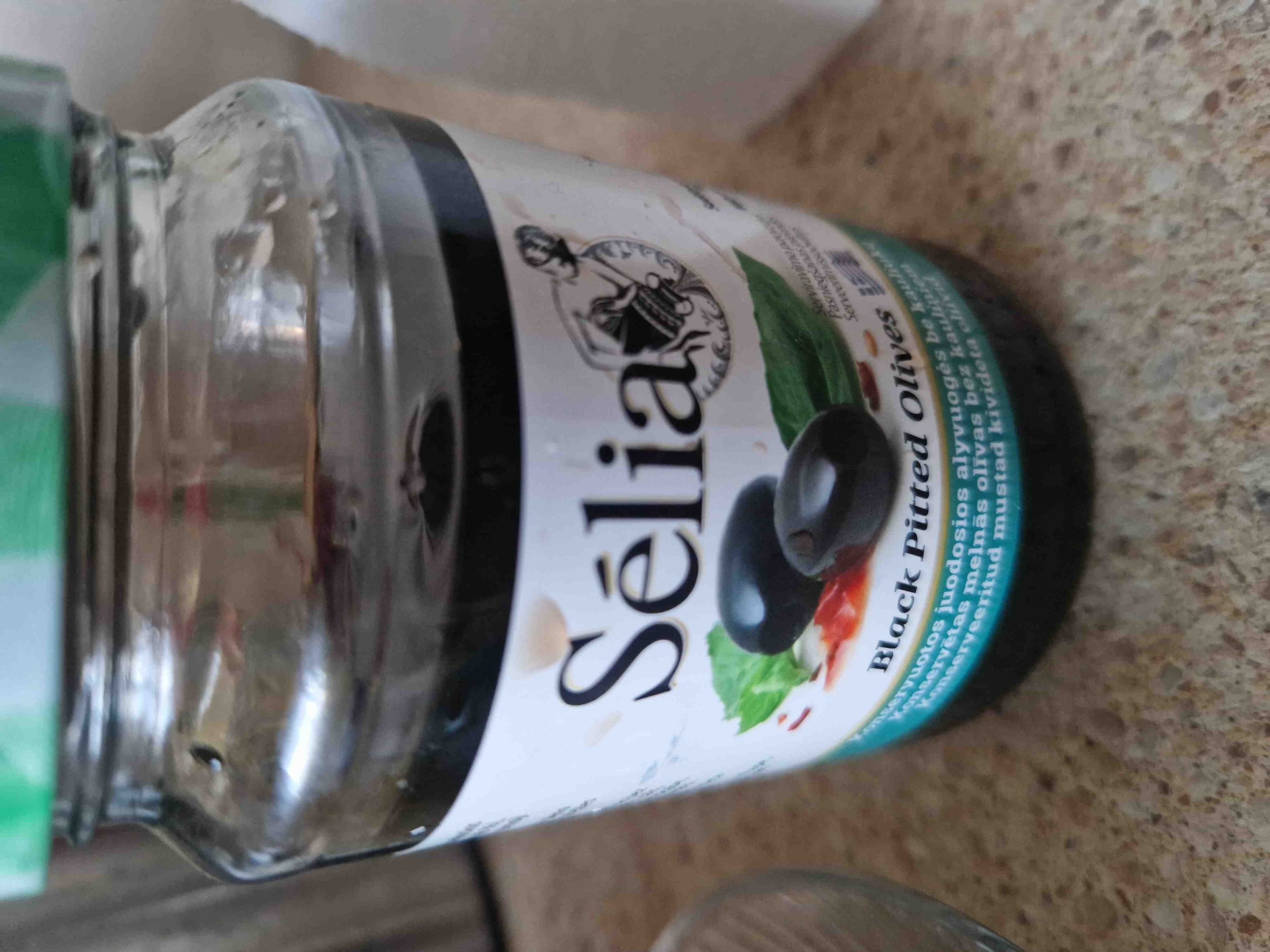 Selia Black pitted olives packshot