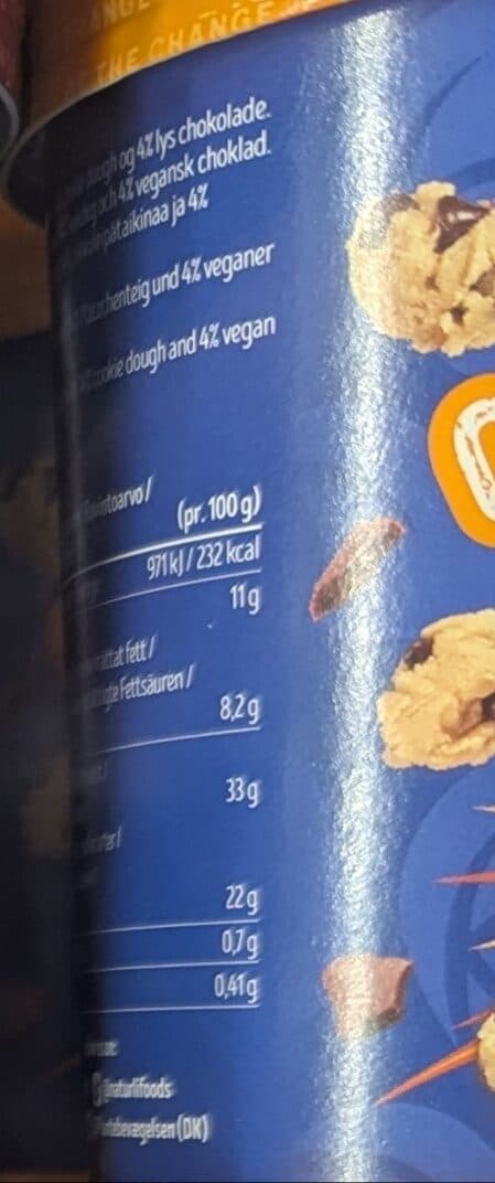 Naturli' Cookie dough ice cream packshot