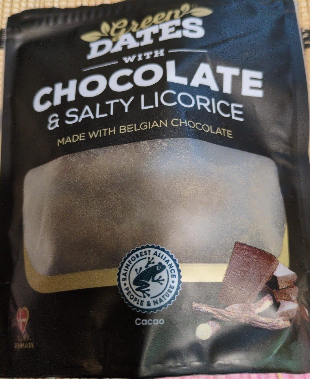 Green Dates Dates Chocolate&salty Licorice packshot