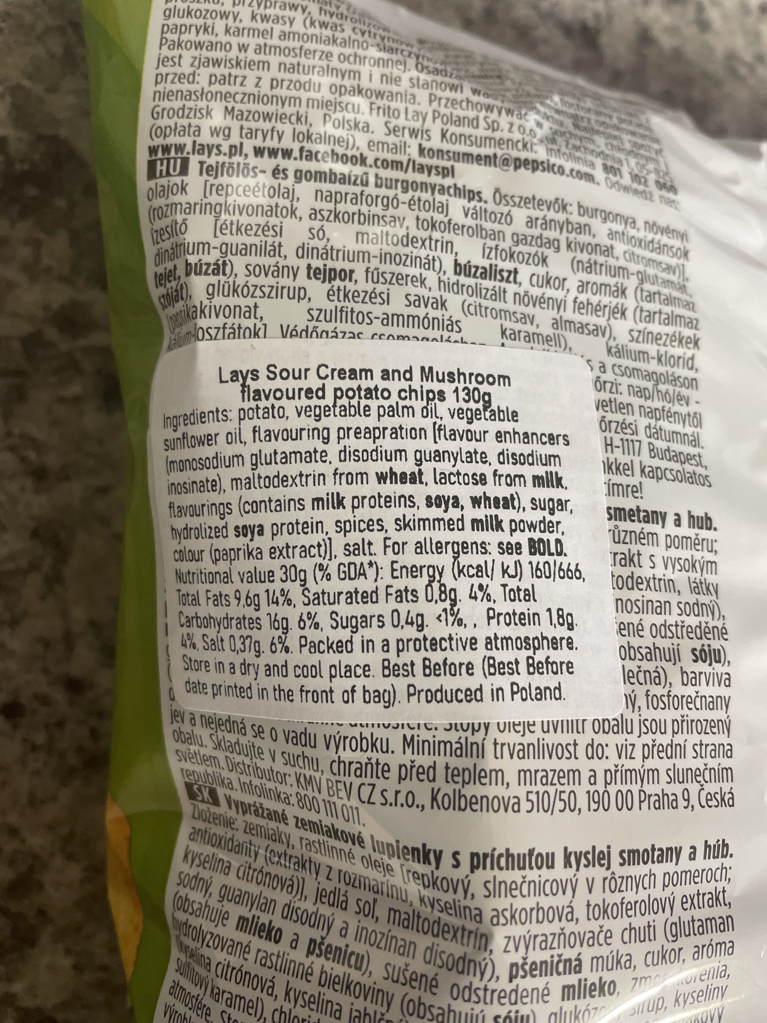 Lay's Sour Cream and Mushroom flavoured potato chips packshot
