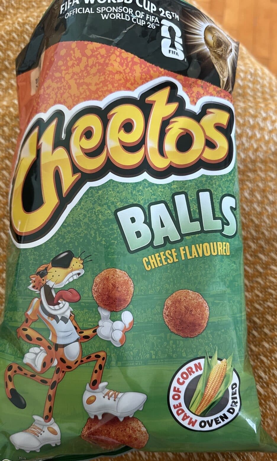 Cheetos Cheese Flavoured Balls packshot