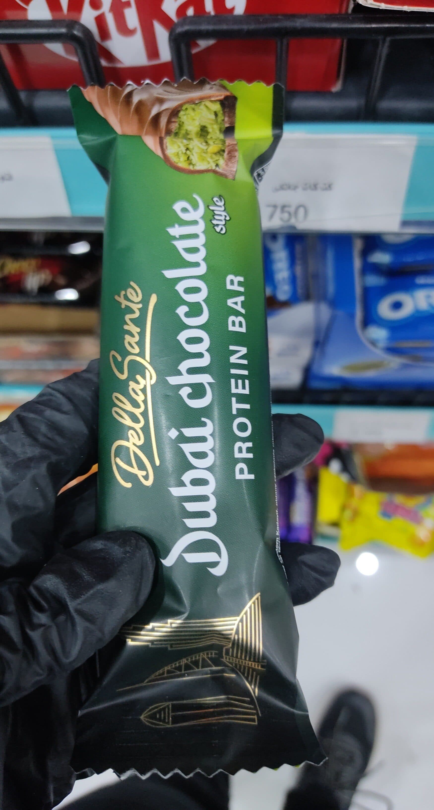 DellaSante Dubai Chocolate Protein Bar packshot