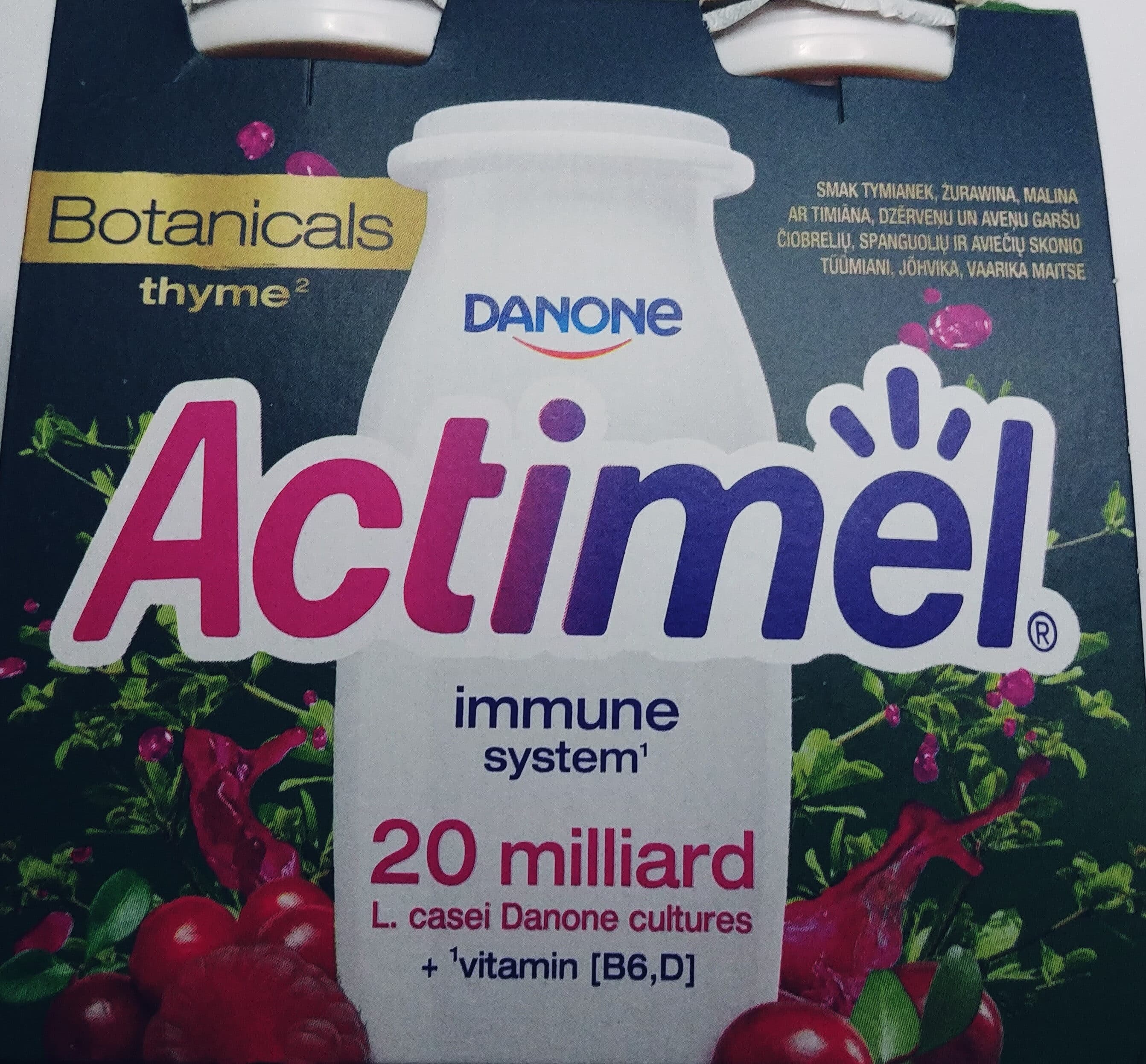 Danone Actimel o smaku żurawina-malina-tymianek packshot