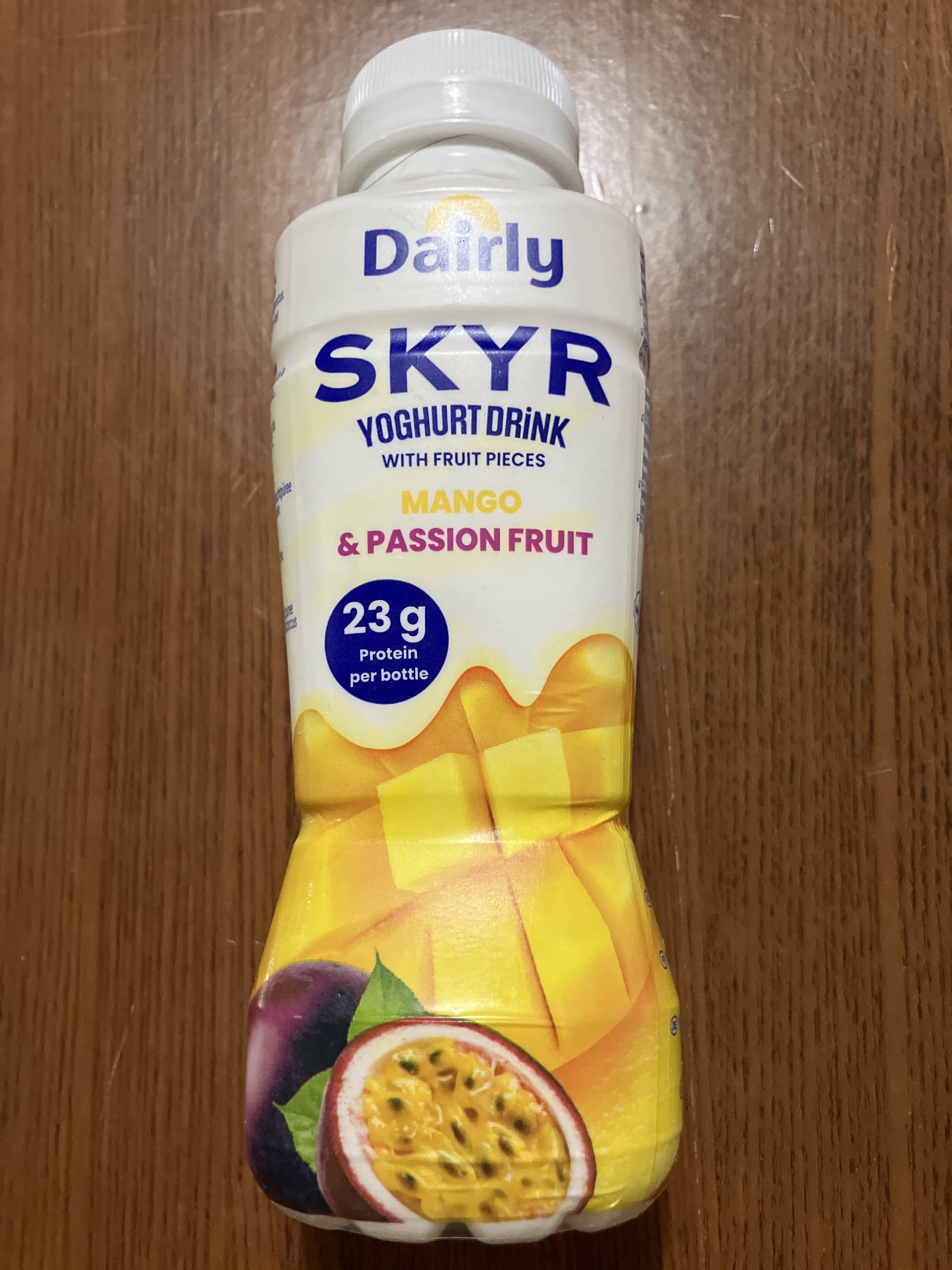 Dairly Skyr Yoghurt Drink With Fruit Pieces Mango & Passion Fruit packshot