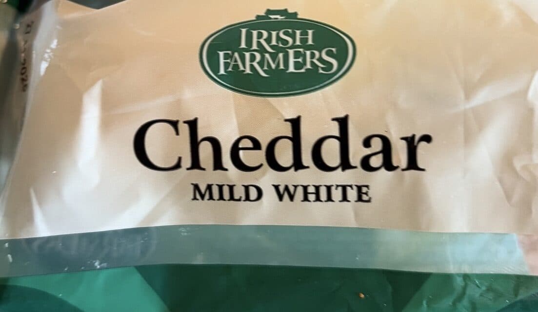 Irish Farmers Cheddar Mild White packshot