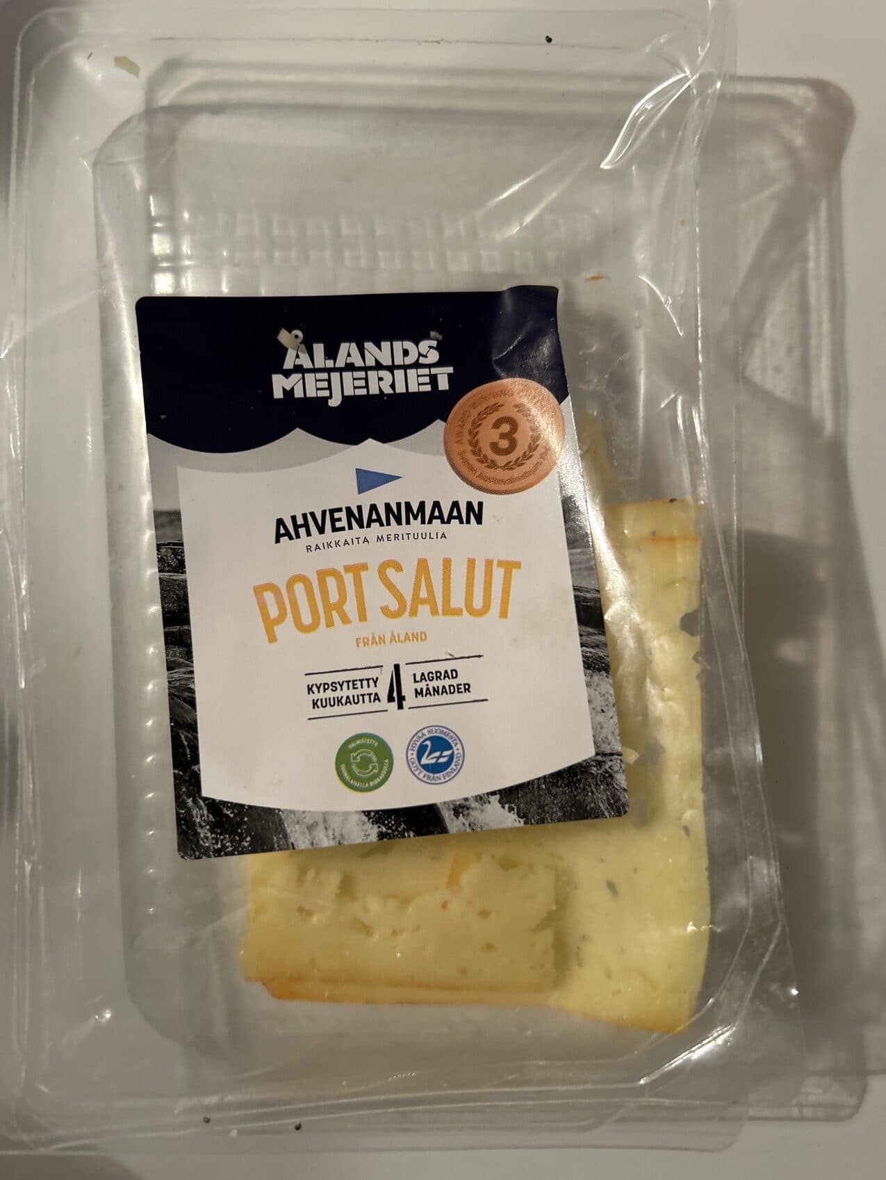 ÅLANDS MEJERIBET Port Salut packshot