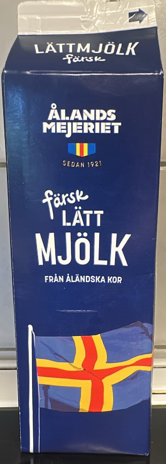 Ålandsmejeriet Åländsk lättmjölk packshot