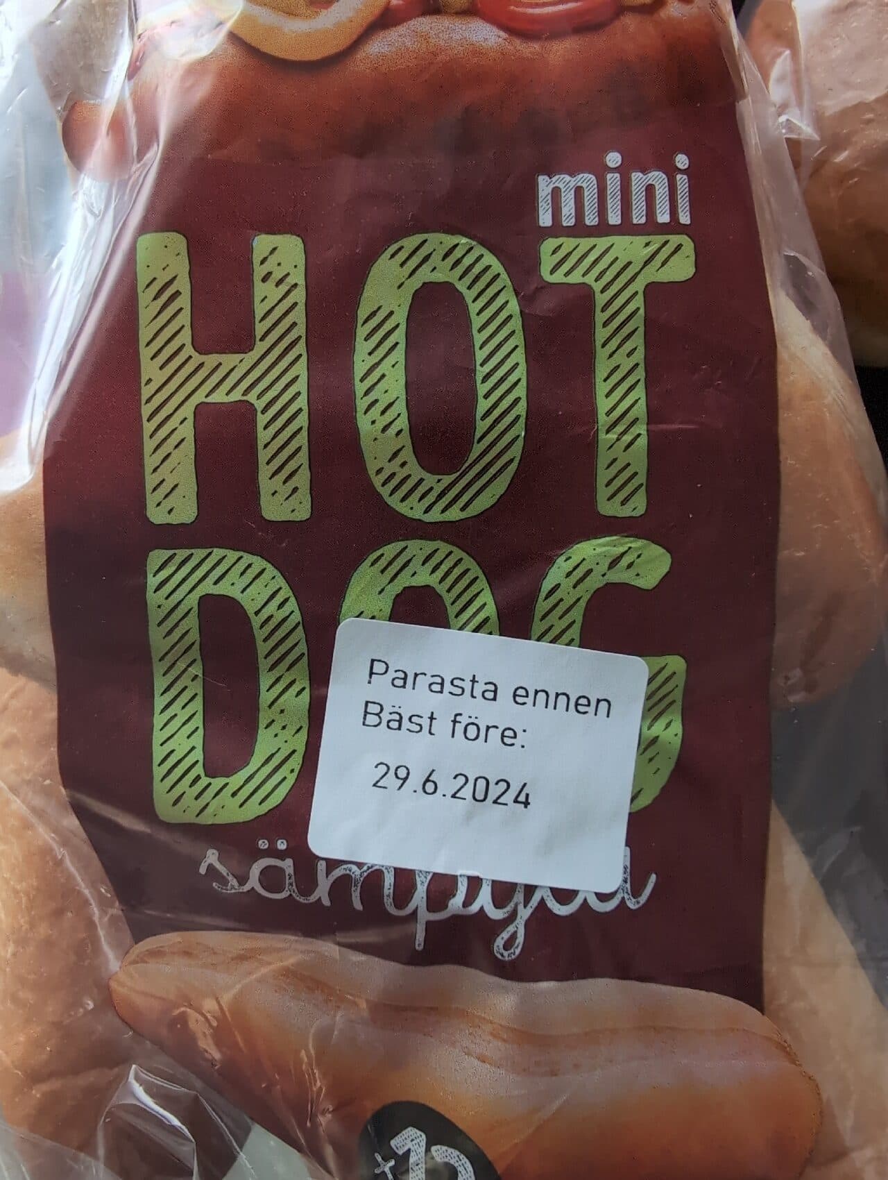 Vaasan Mini Hot Dog Bun packshot