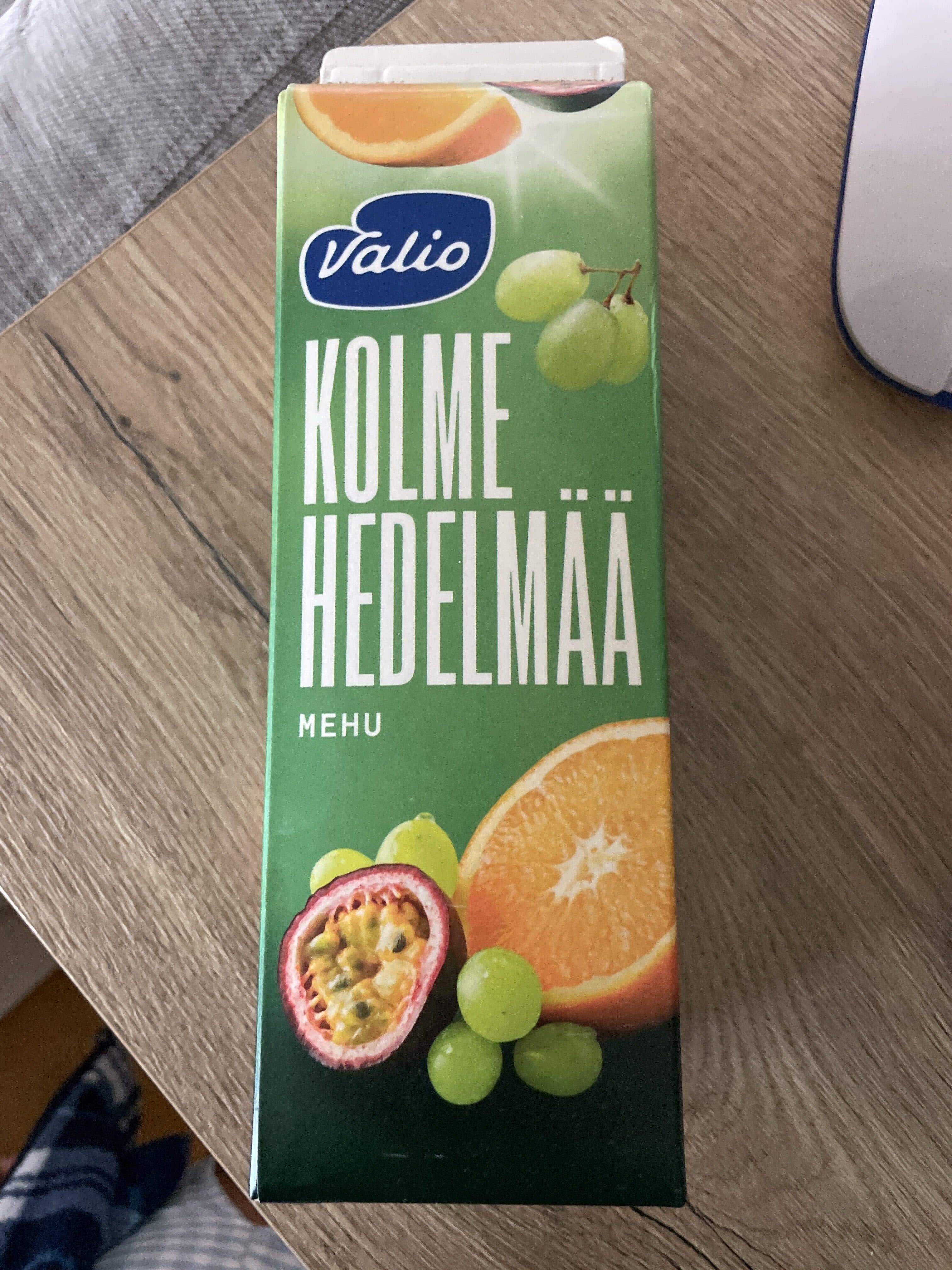 Valio Kolme Hedelmä Mehu packshot