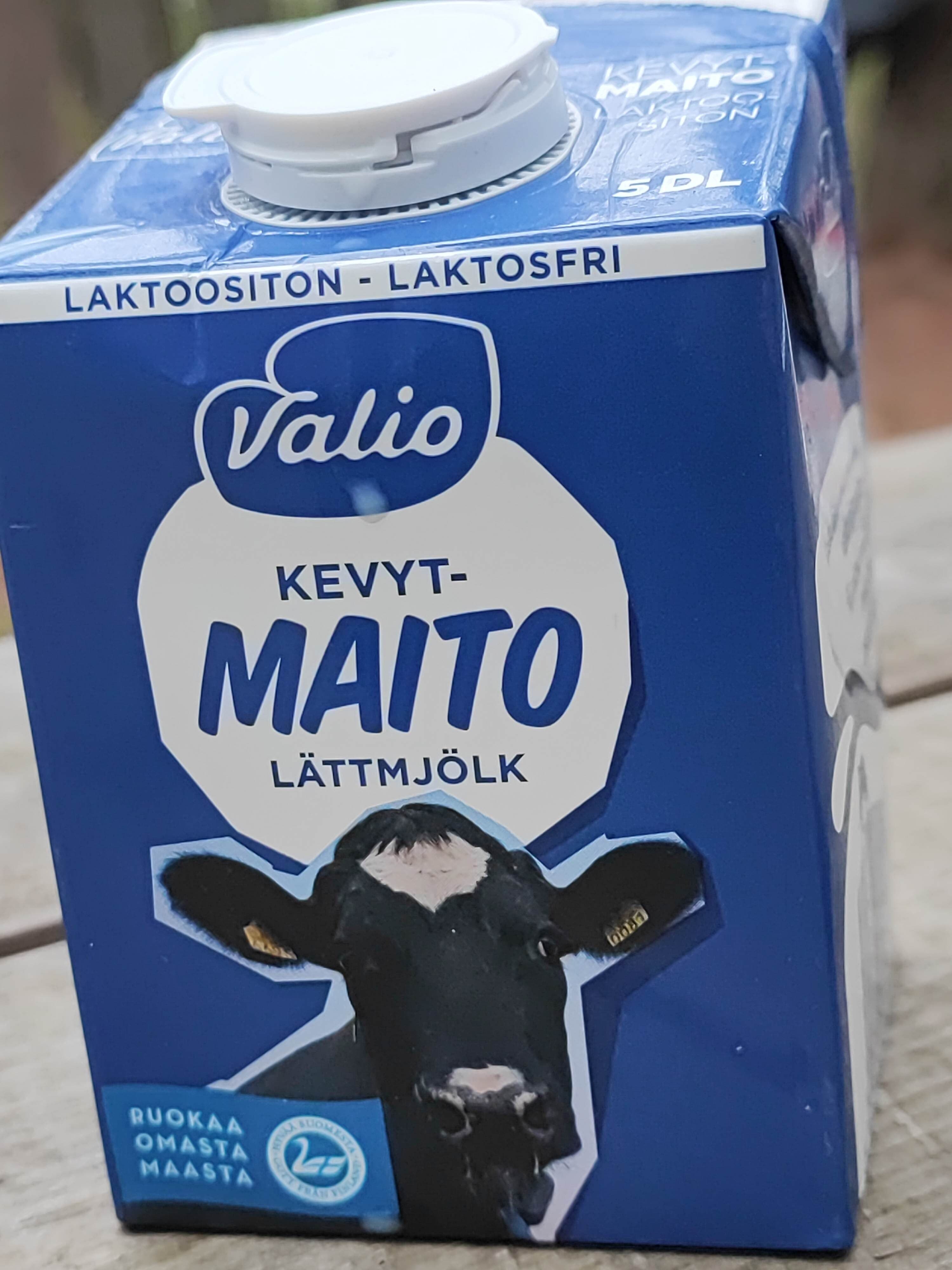 Valio Kevytmaito packshot