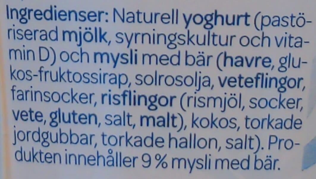 Valio A+ luonnonjogurtti ja marjamysli packshot