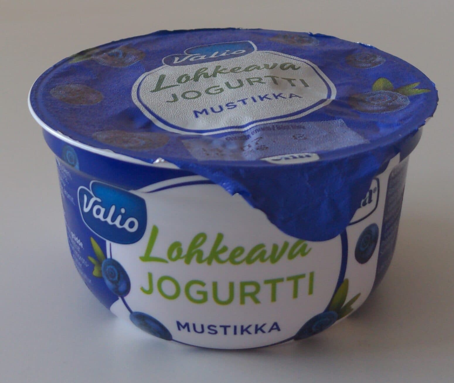 Valio Lohkeava jogurtti mustikka packshot
