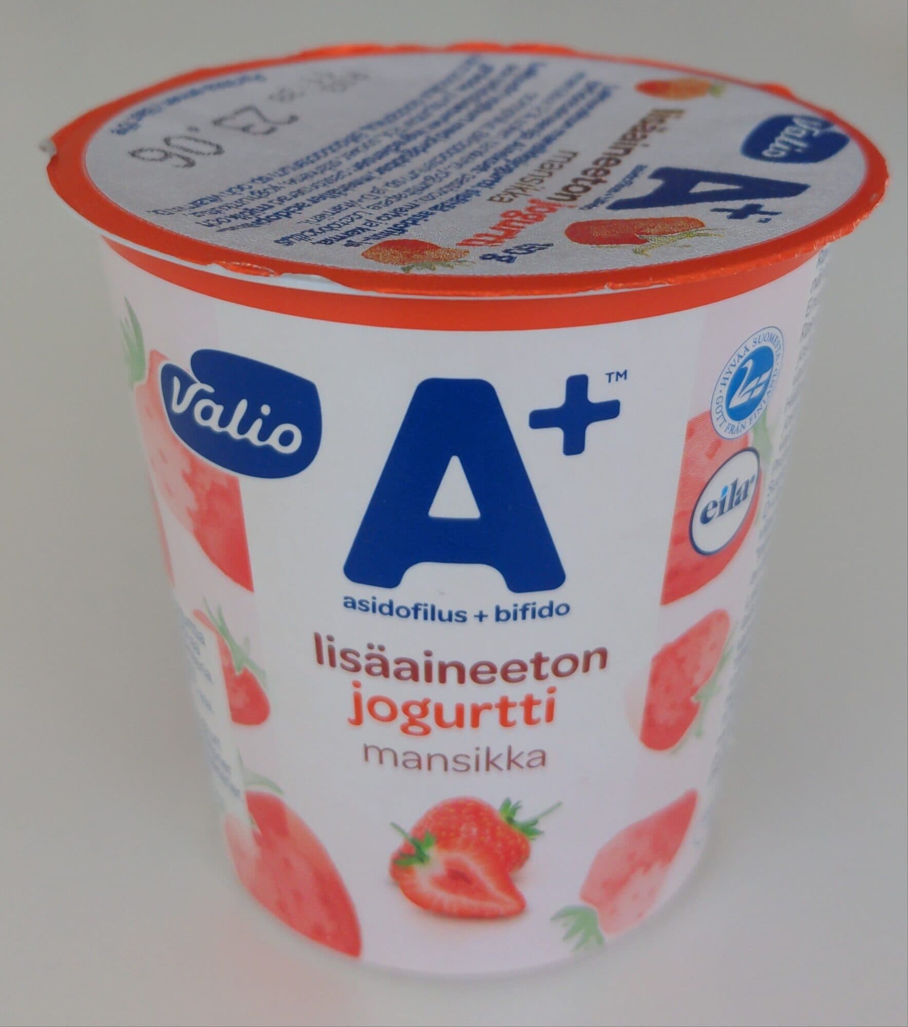 Valio Lisäaineeton jogurtti mansikka packshot