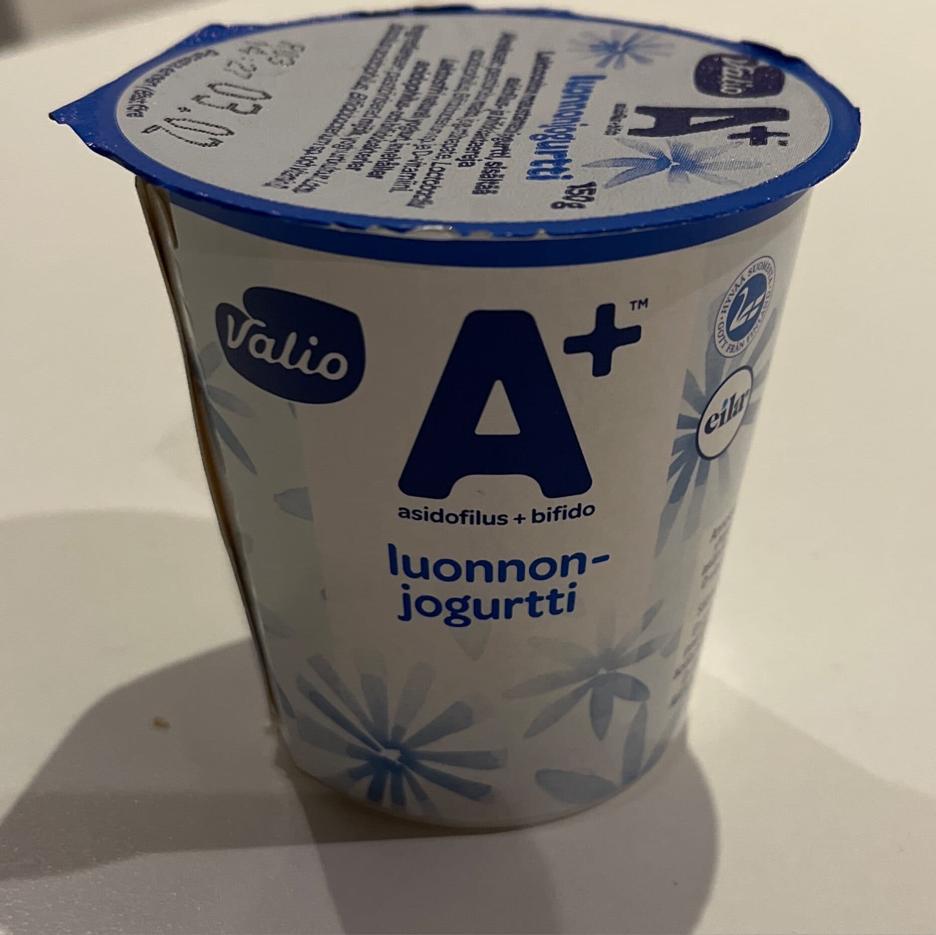 Valio A+ luonnonjogurtti packshot