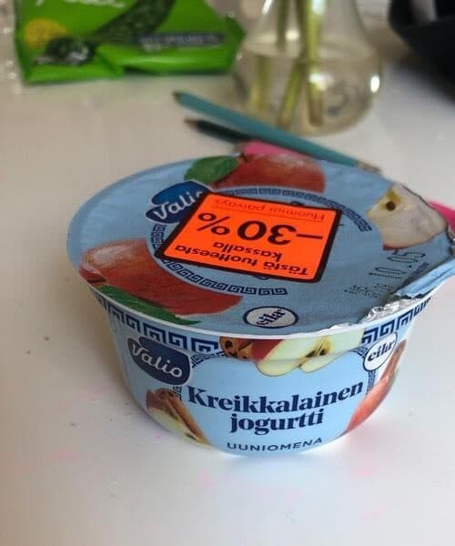 Valio Greek jogurt packshot